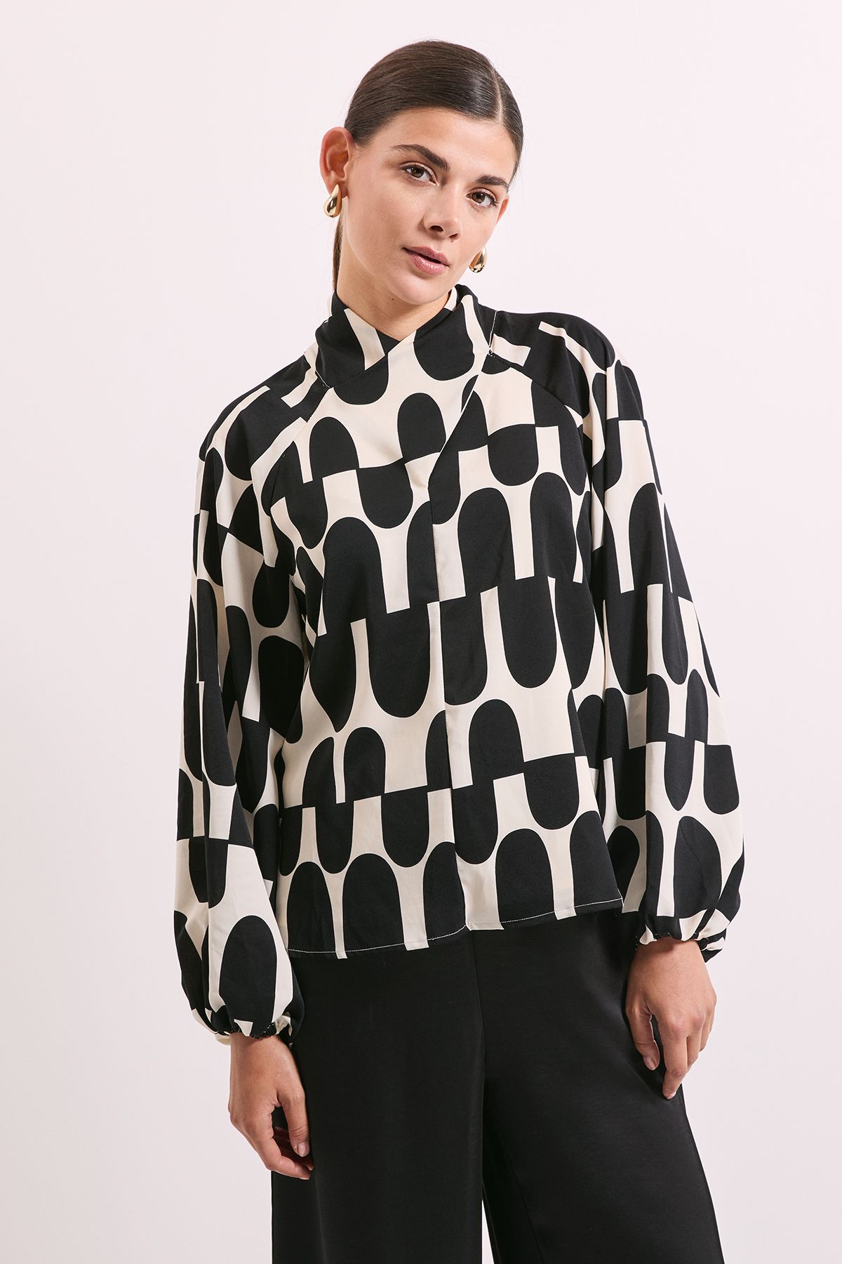 Principles Printed Twist Neck Blouson Sleeve Blouse Black image 2