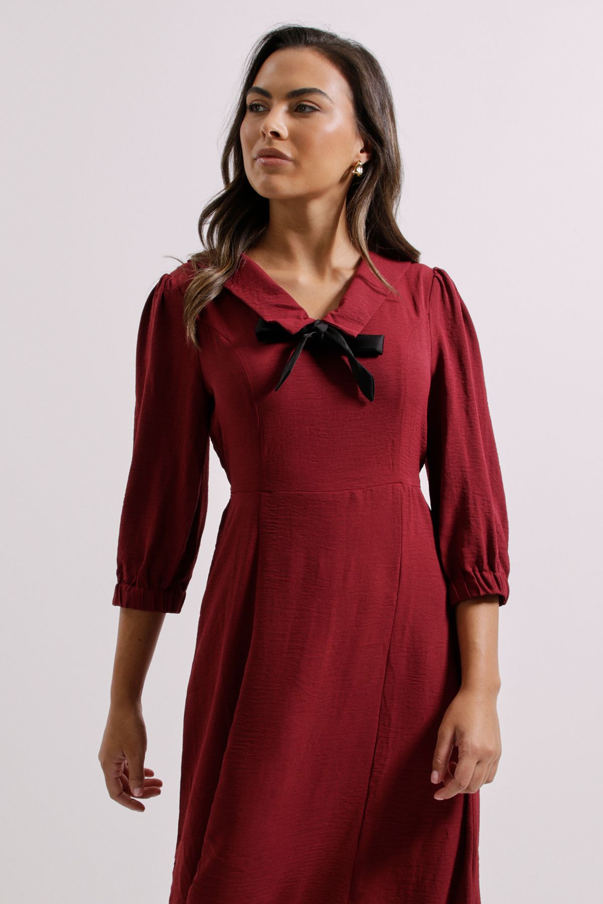 Dorothy Perkins Berry Collar Detail Bow Front Midi Dress Berry image 2