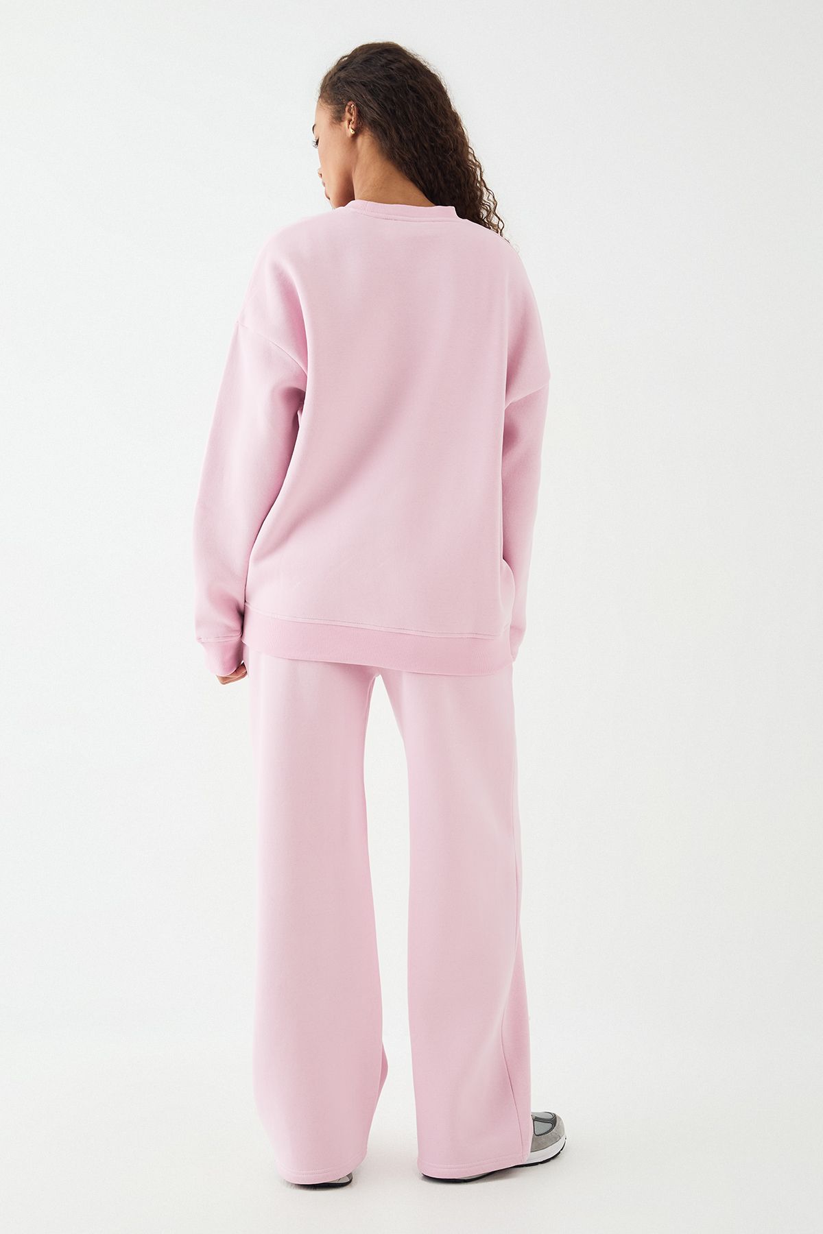 DSGN Studio DSGN Studio Wellness Club Oversized Sweatshirt Tracksuit Pink image 2
