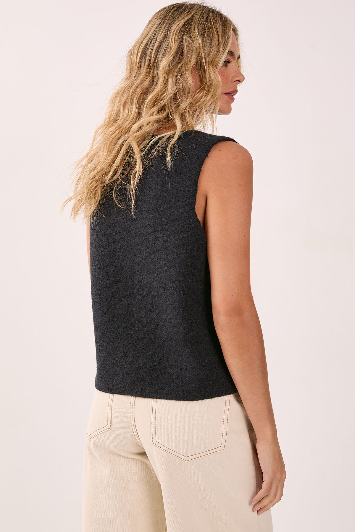 NastyGal Embroidered Knitted Waistcoat Black image 3