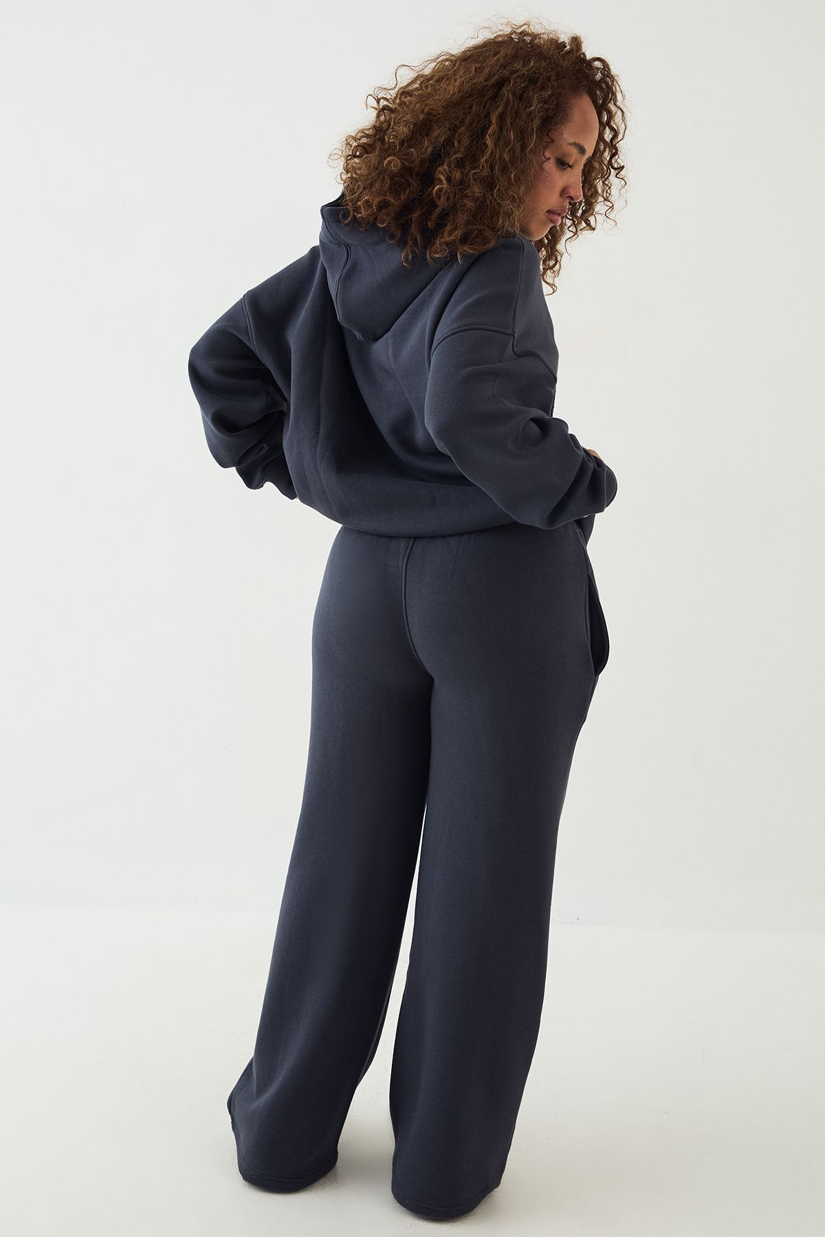 DSGN Studio DSGN Studio Towelling Applique Straight Leg Jogger Midnight image 2