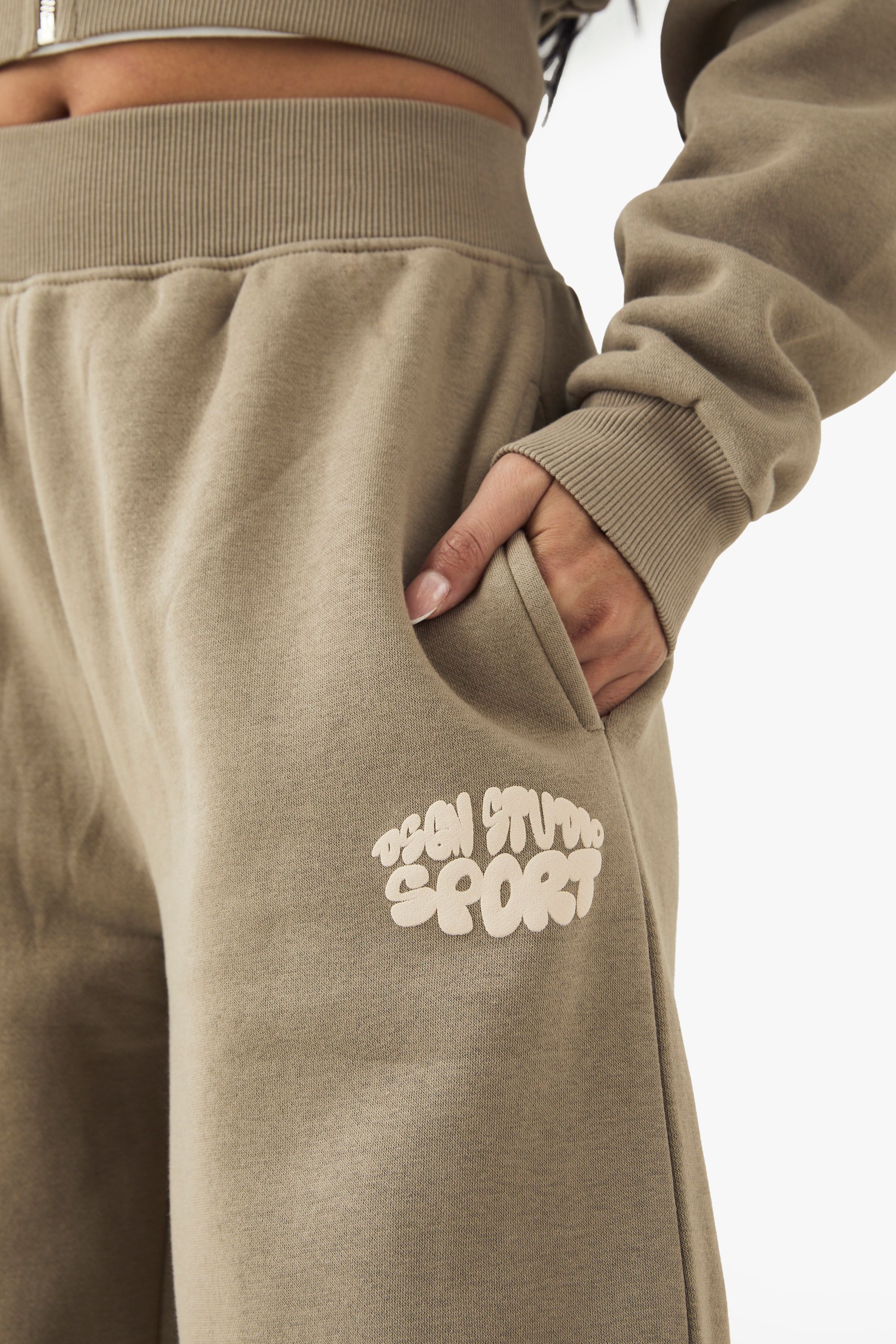 DSGN Studio DSGN Studio Sport Bubble Slogan Straight Leg Jogger Washed Khaki image 4