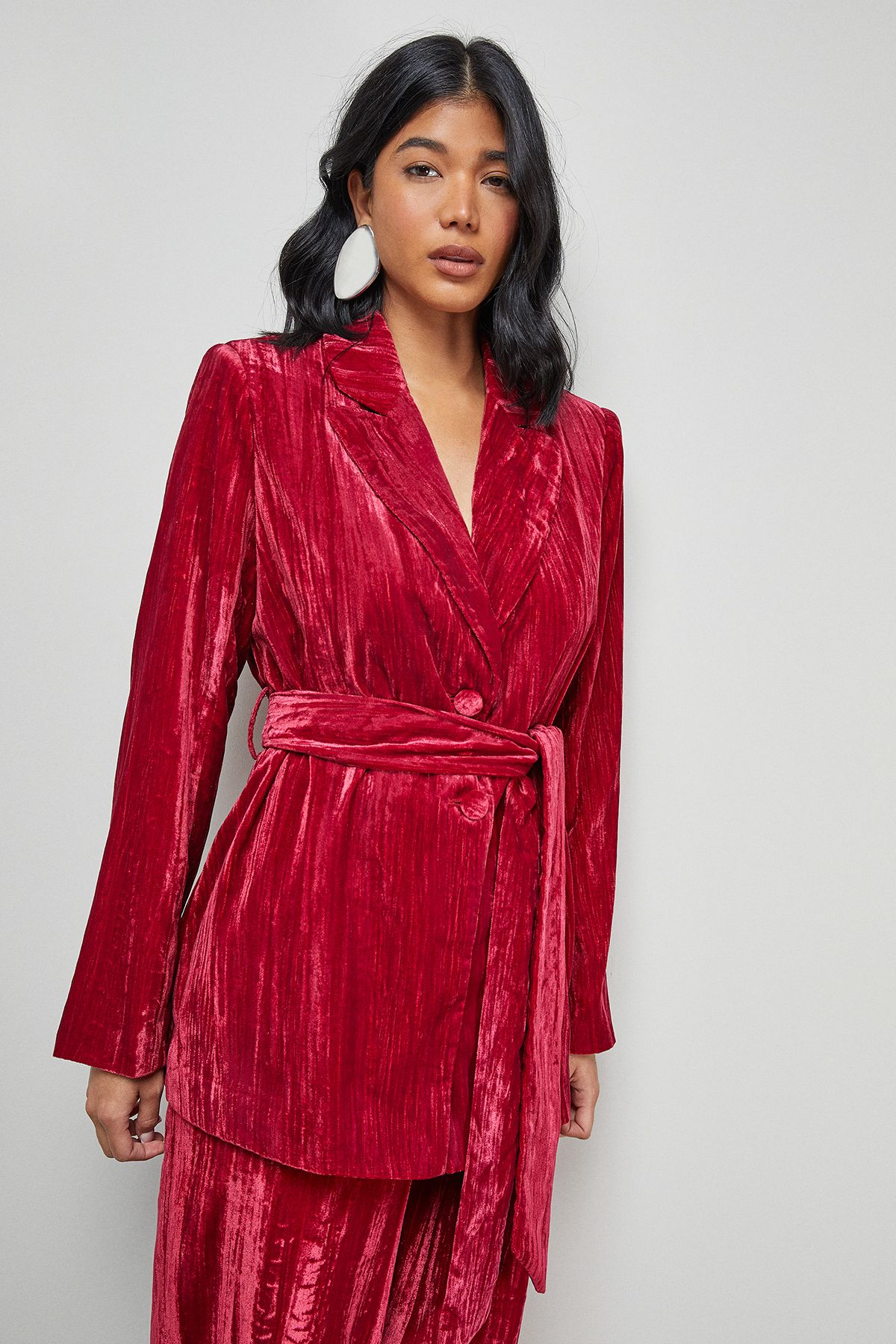 Warehouse Crushed Velvet Tie Waist Blazer Co-ord Hot Pink image 1