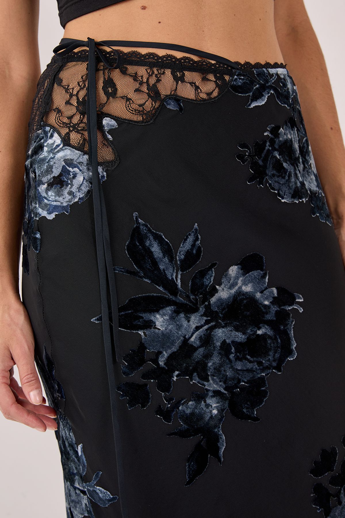 NastyGal Floral Devore Lace Cut Out Tie Waist Maxi Skirt Black image 4