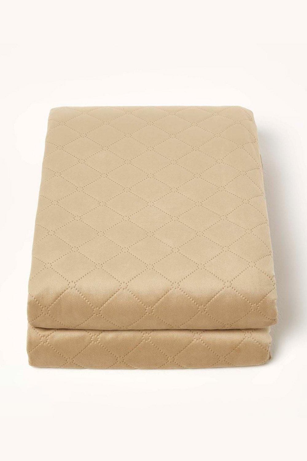 Homescapes Diamond Quilted Velvet Throw image 2
