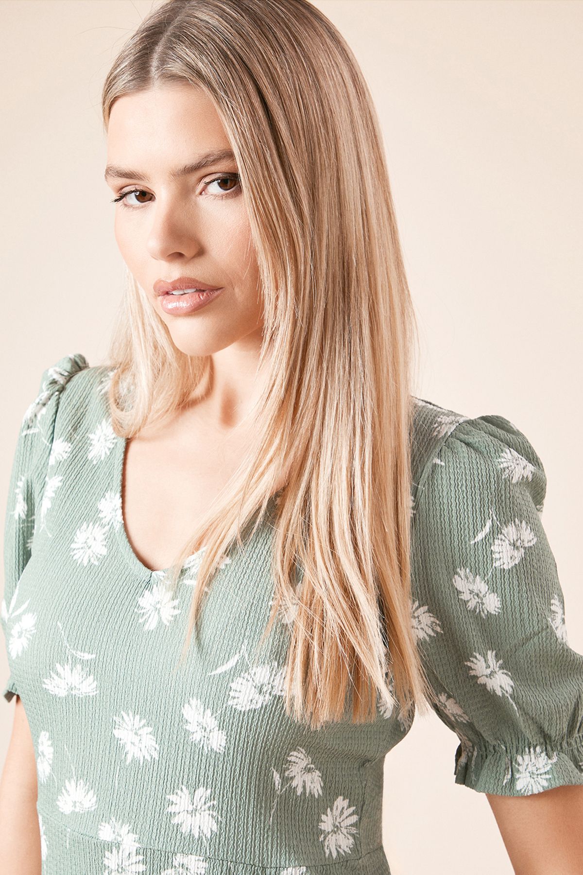 Dorothy Perkins Khaki Ditsy Print Short Sleeve Jersey Midi Dress Khaki image 4