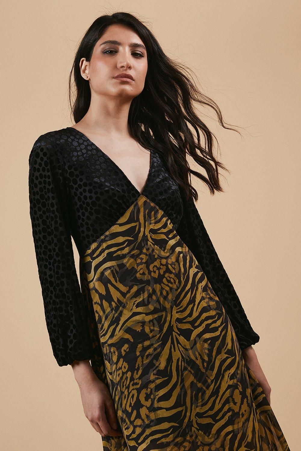 Oasis Occasion Animal Spot Bodice Midi Dress Black image 4