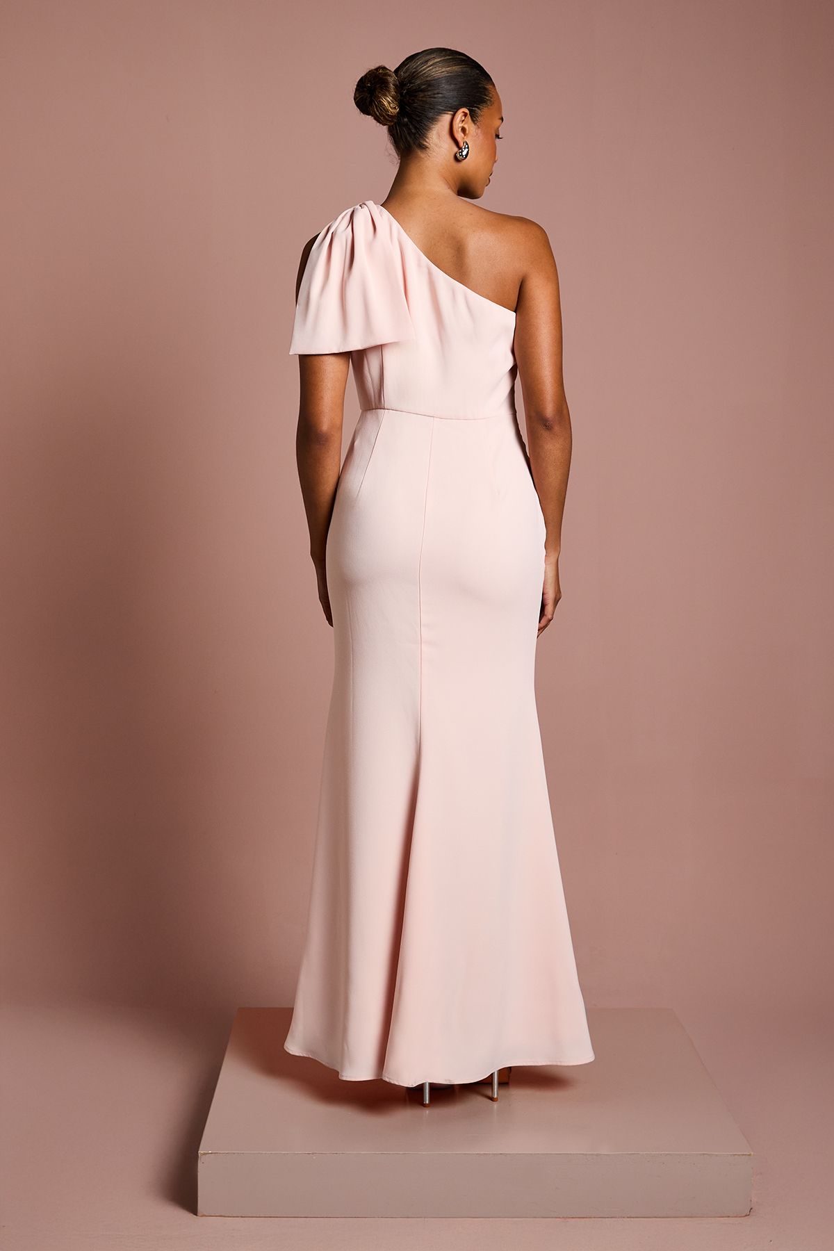 Coast Coast Honoured Petite Bow One Shoulder Maxi Bridesmaid Dress Blush image 3