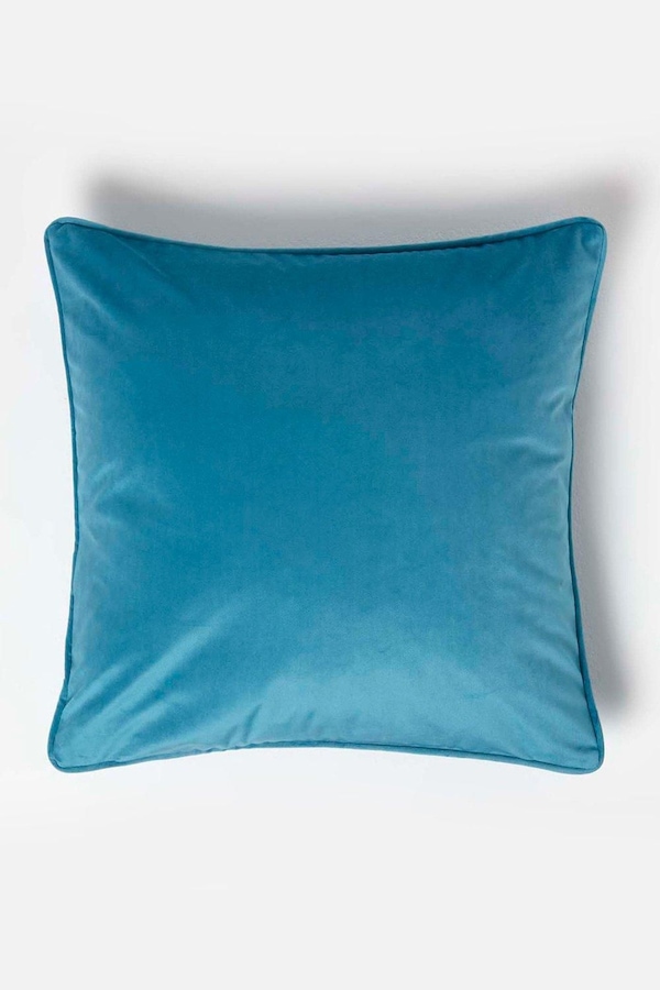 Homescapes Filled Velvet Cushion with Piped Edge 46 x 46 cm