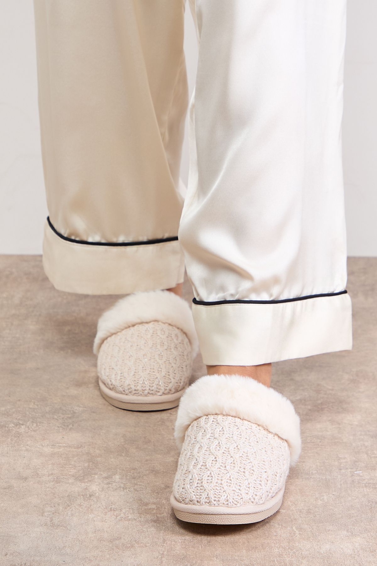 Oasis Monisha Cosy Knit Faux Fur Lined Mule Slippers Mocha image 1