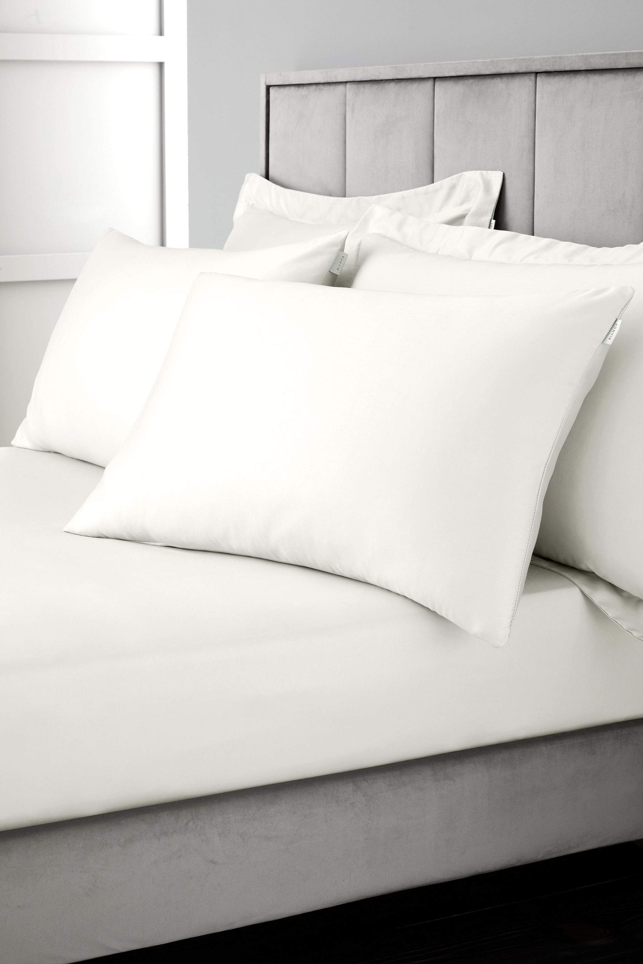 Bianca '400 Thread Count Cotton Sateen' Standard Pillowcases image 2