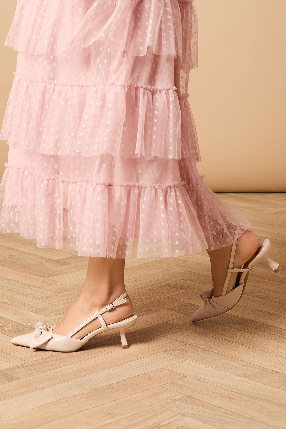 Oasis Dilly Faux Leather Bow Detail Slingback Kitten Heel Court Shoes Beige image 1