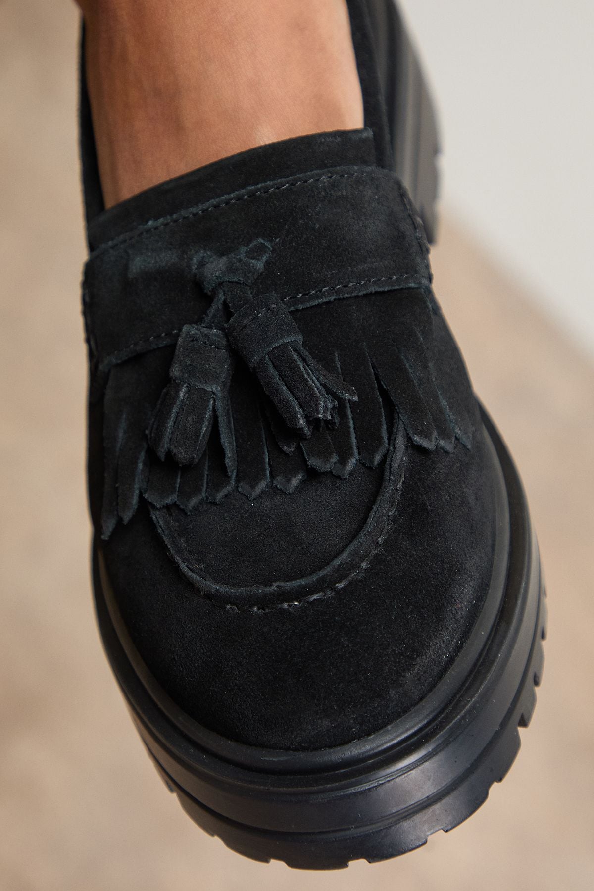 Oasis Brooker Suede Tassel Chunky Loafers Natural Black image 3