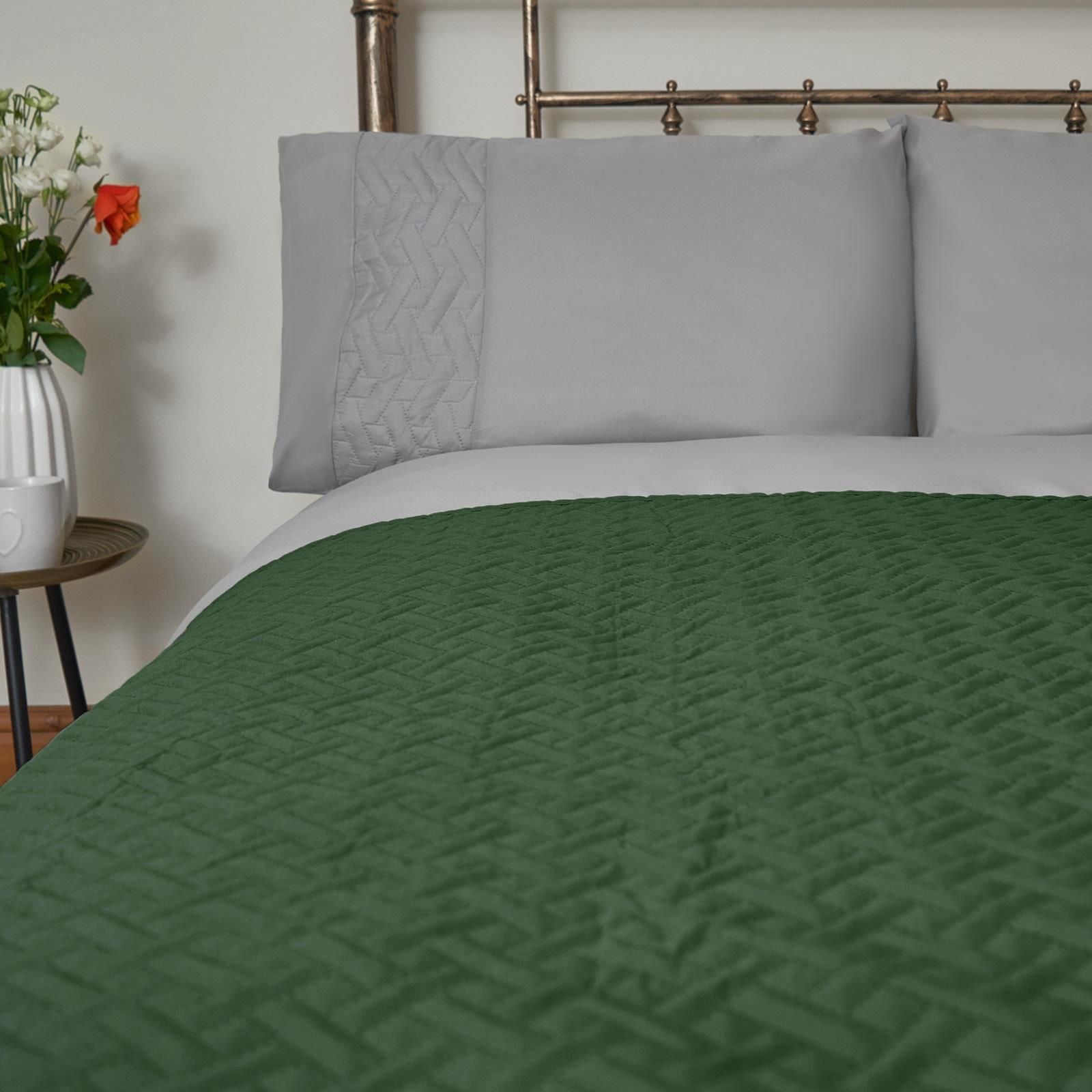 OHS Geo Pinsonic Throw Blanket Quilted Bedspread image 4
