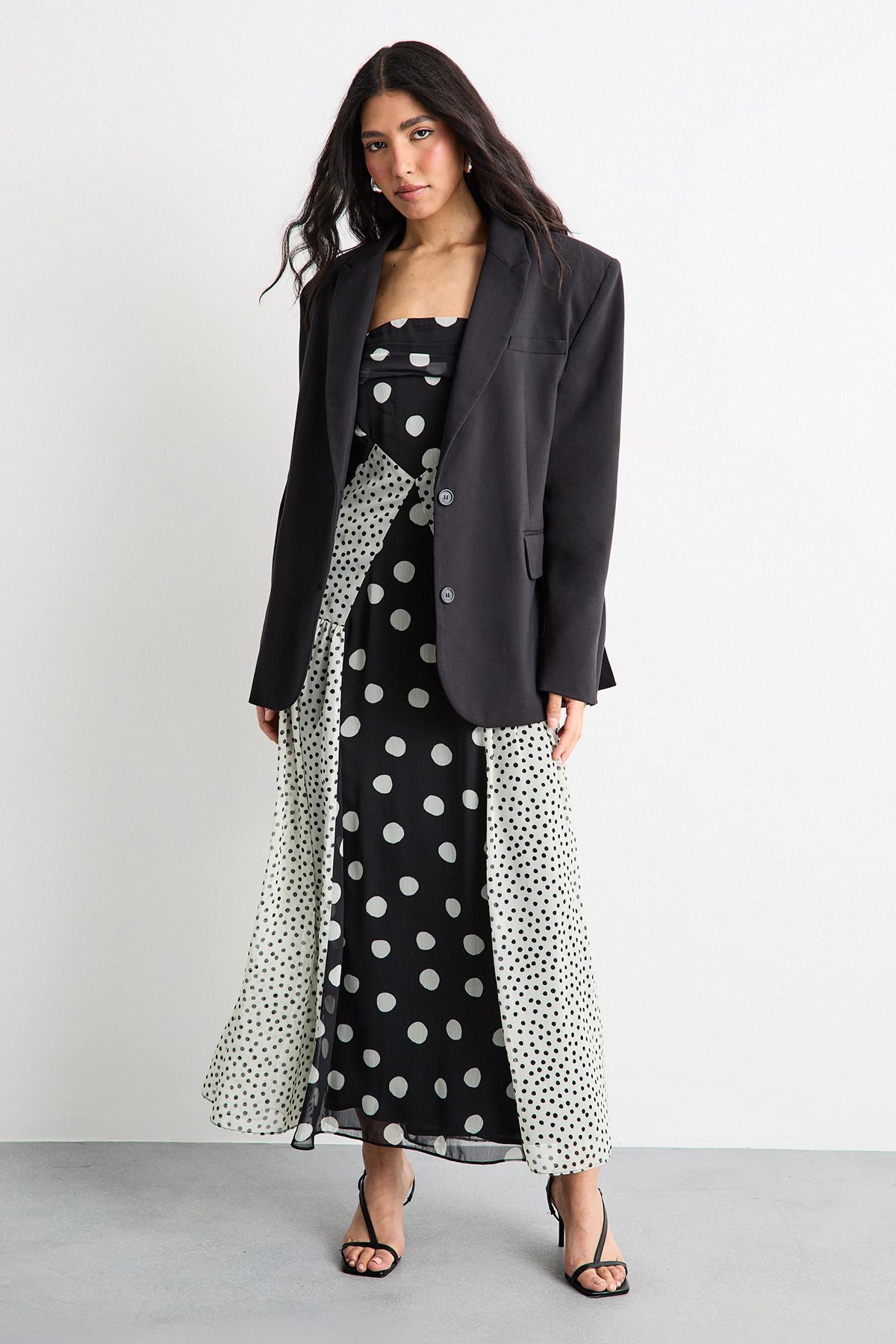 Warehouse Printed Bandeau Seam Detail Midi Dress Mono image 4