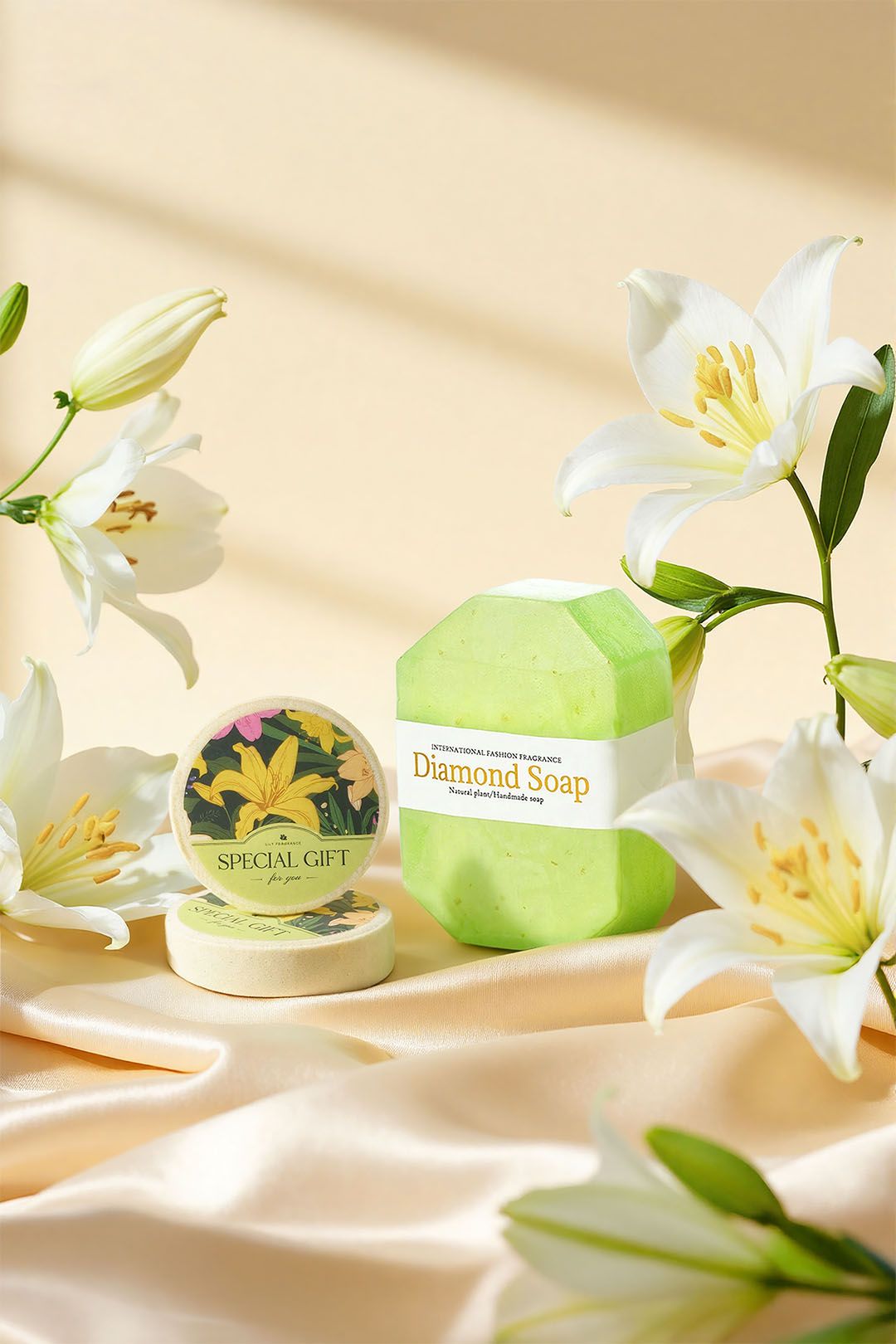 Living and Home Lily-Scented Spa Bath Gift Set image 4