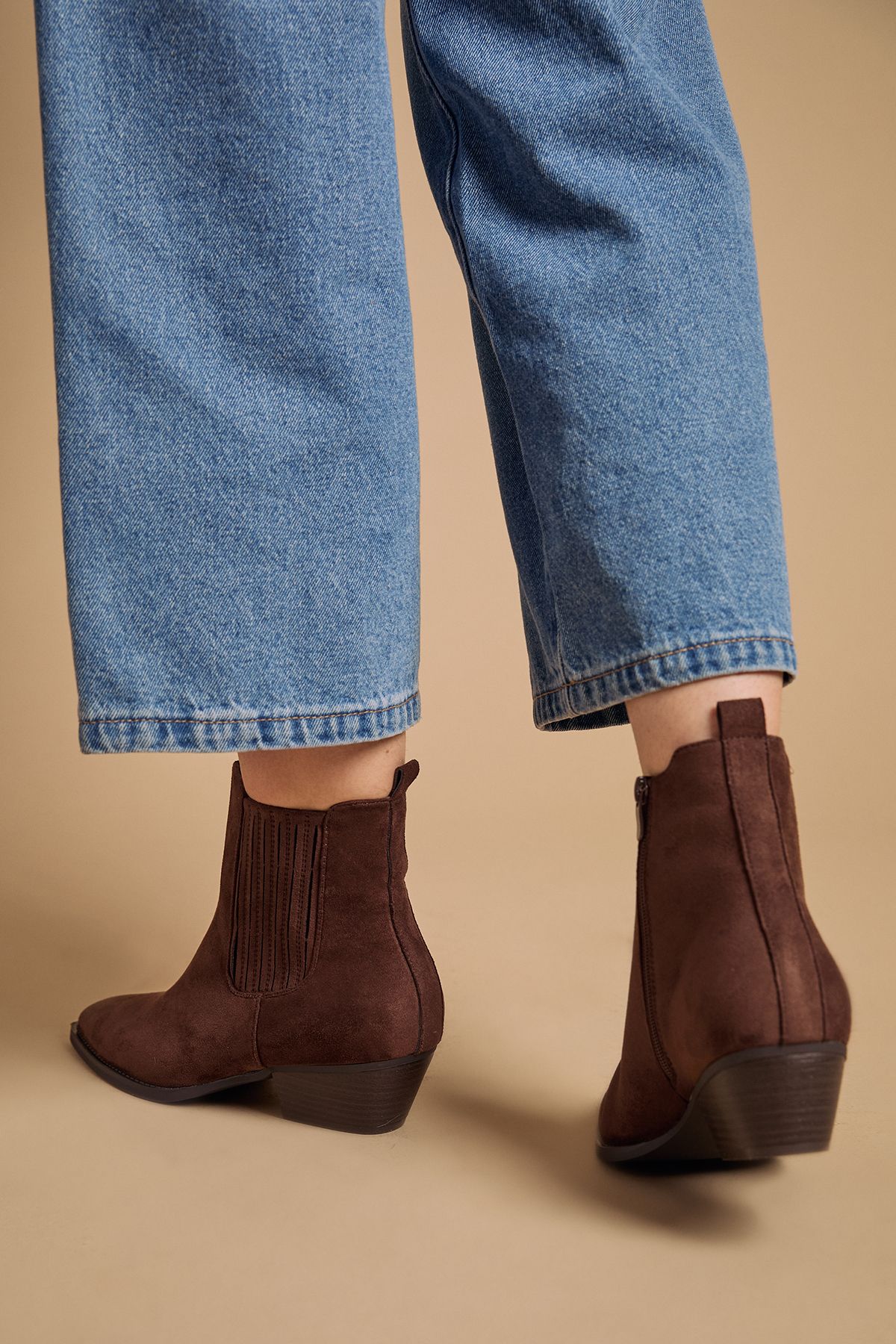 Oasis Debbie Faux Suede Covered Gusset Western Ankle Boots Chocolate image 4