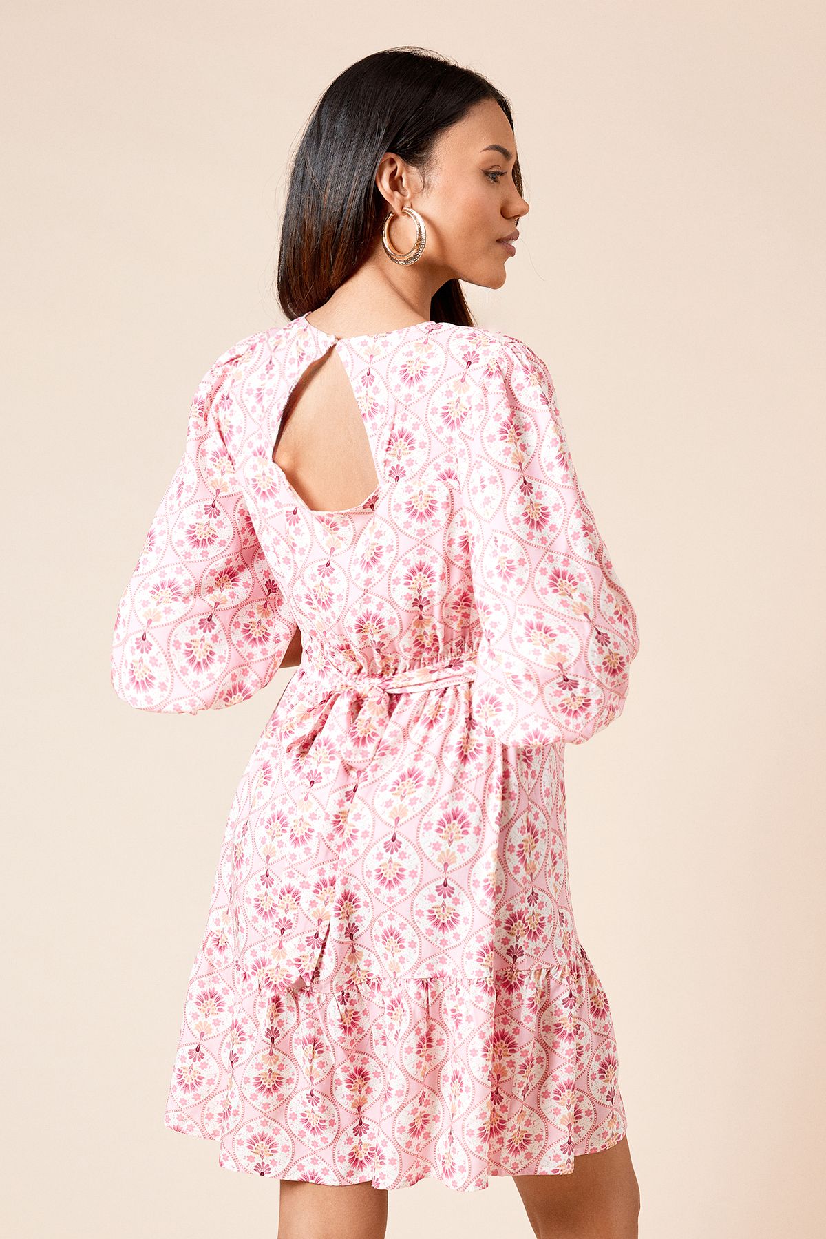 Dorothy Perkins Pink Keyhole Puff Sleeve Tiered Mini Dress Pink image 3