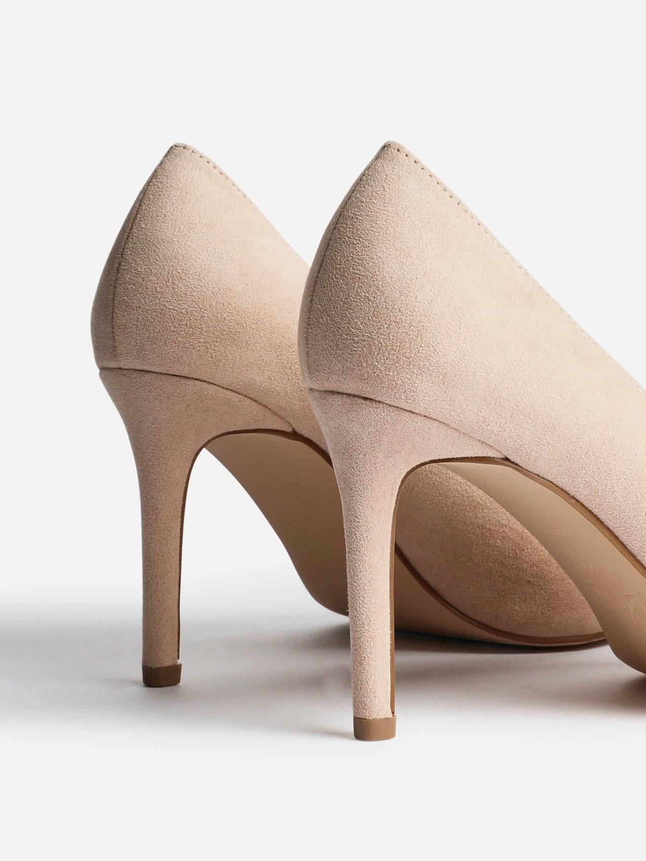 Linzi Martina Wide Fit Nude Faux Suede Classic Court Heel image 4