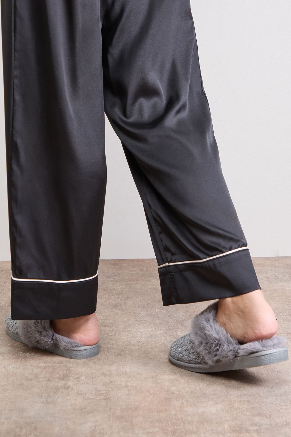 Oasis Monisha Cosy Knit Faux Fur Lined Mule Slippers Grey image 4