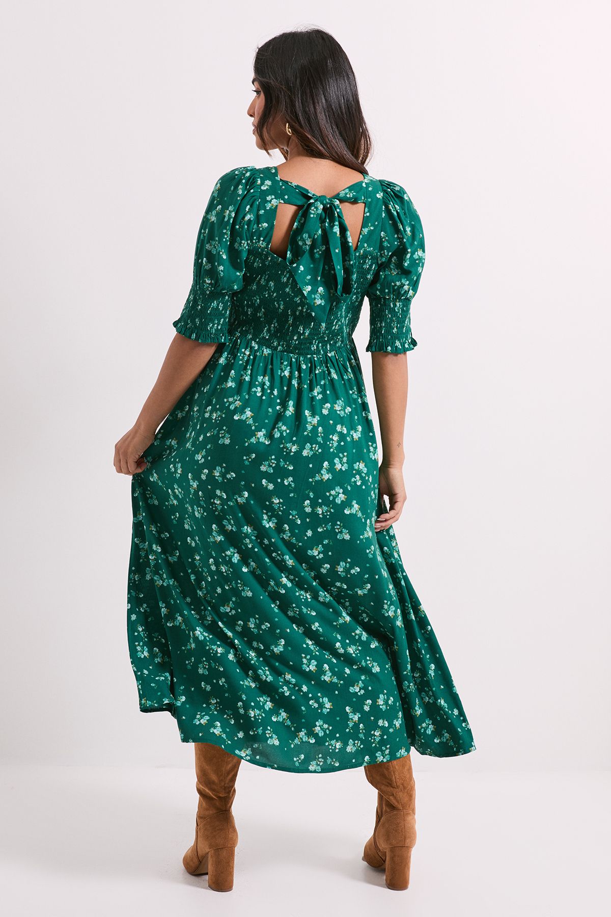 Dorothy Perkins Petite Green Floral Shirred Bodice Puff Sleeve Square Neck Midi Dress Green image 3