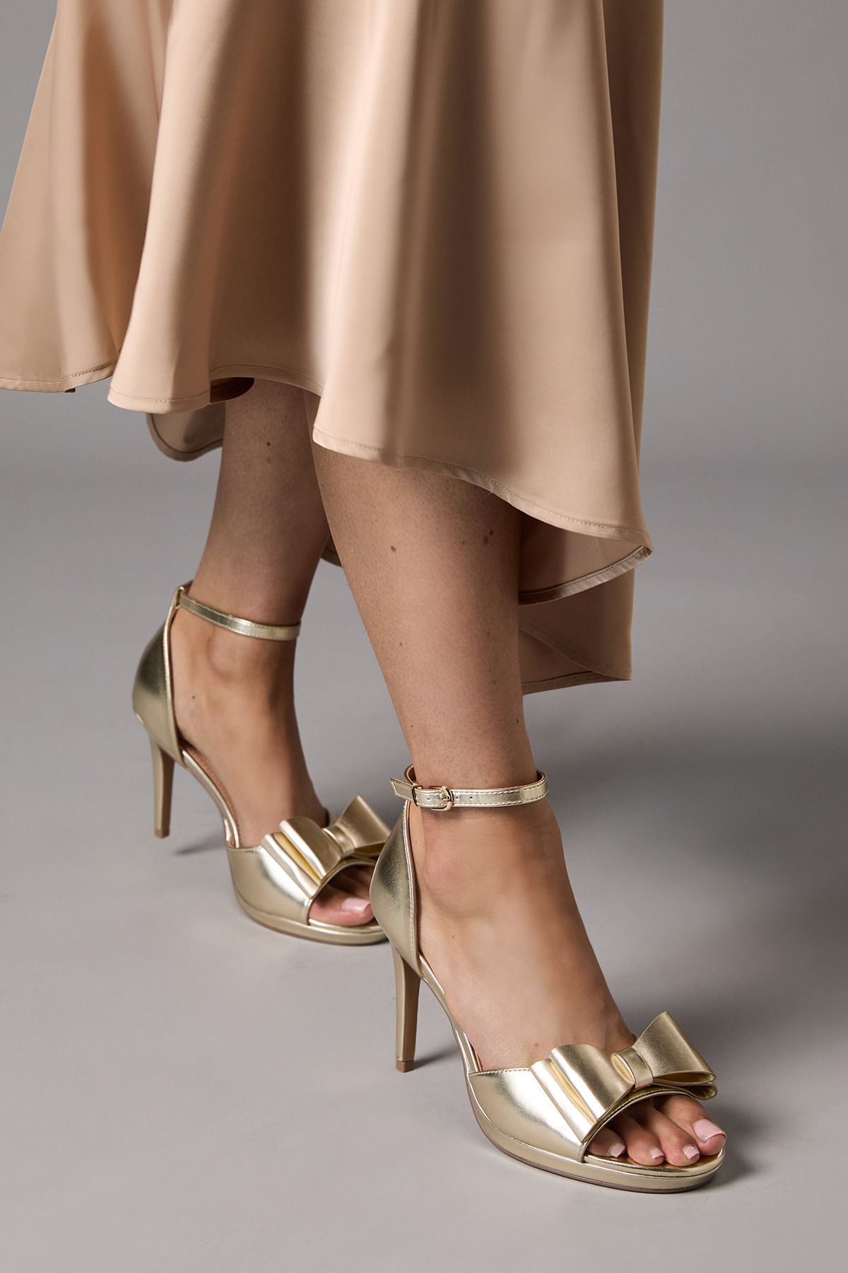 Coast Tala Faux Metallic Leather Structured Bow High Heel Platform Sandals Gold image 2
