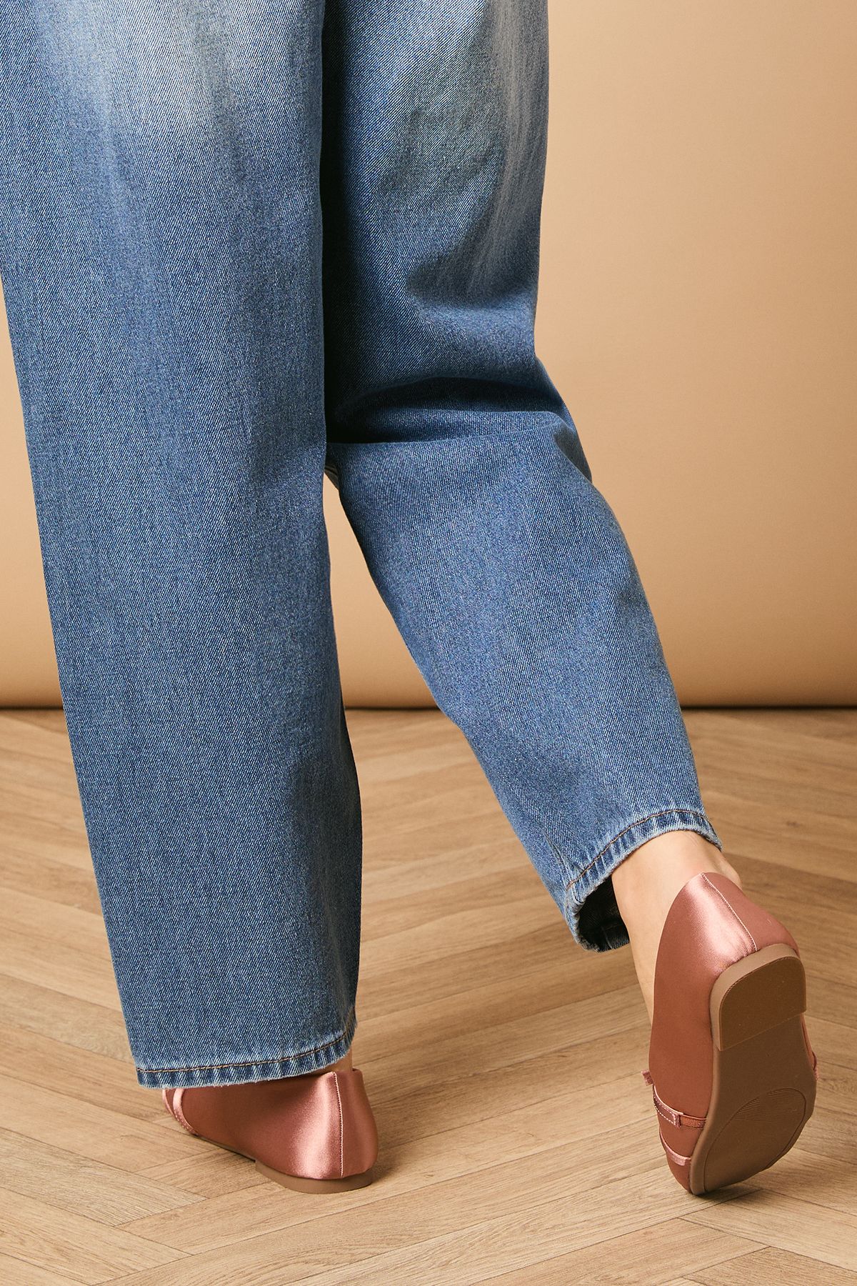 Oasis Dalila Satin Double Bow Square Block Toe Ballet Pumps Mocha image 4