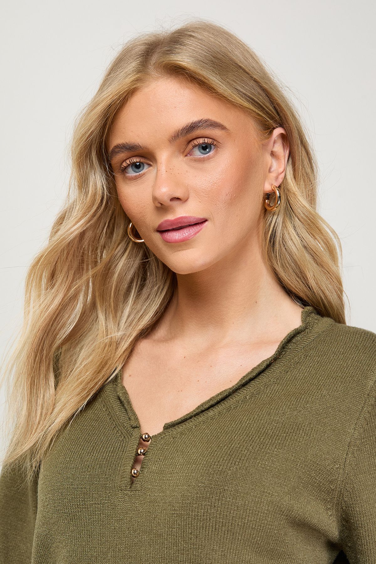 Oasis Soft Crochet Scallop Detail Jumper Khaki image 2