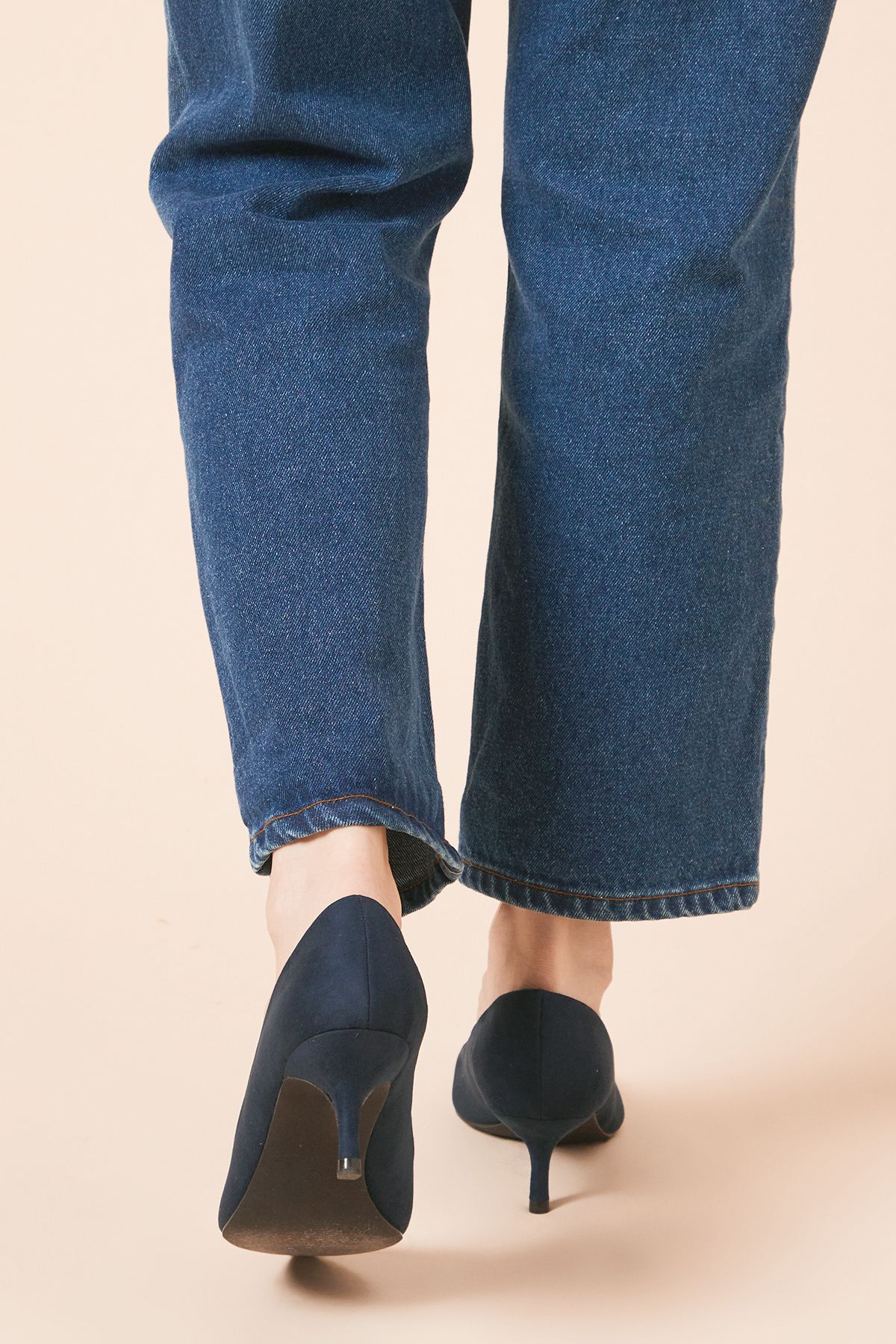 Dorothy Perkins Dove Kitten Heel Court Shoes Navy image 4