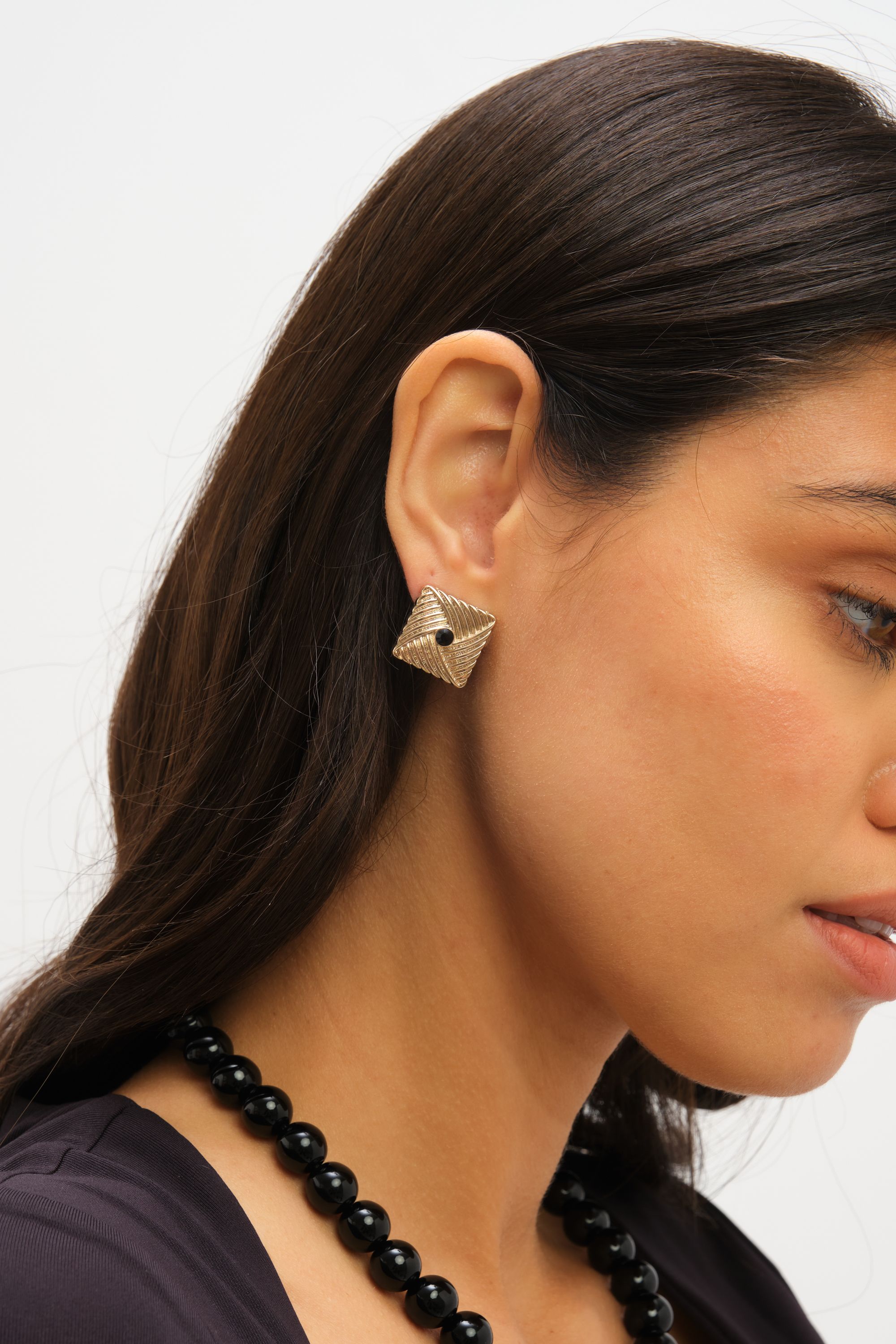 Jon Richard Gold Plated Ridge And Jet Square Earrings image 4