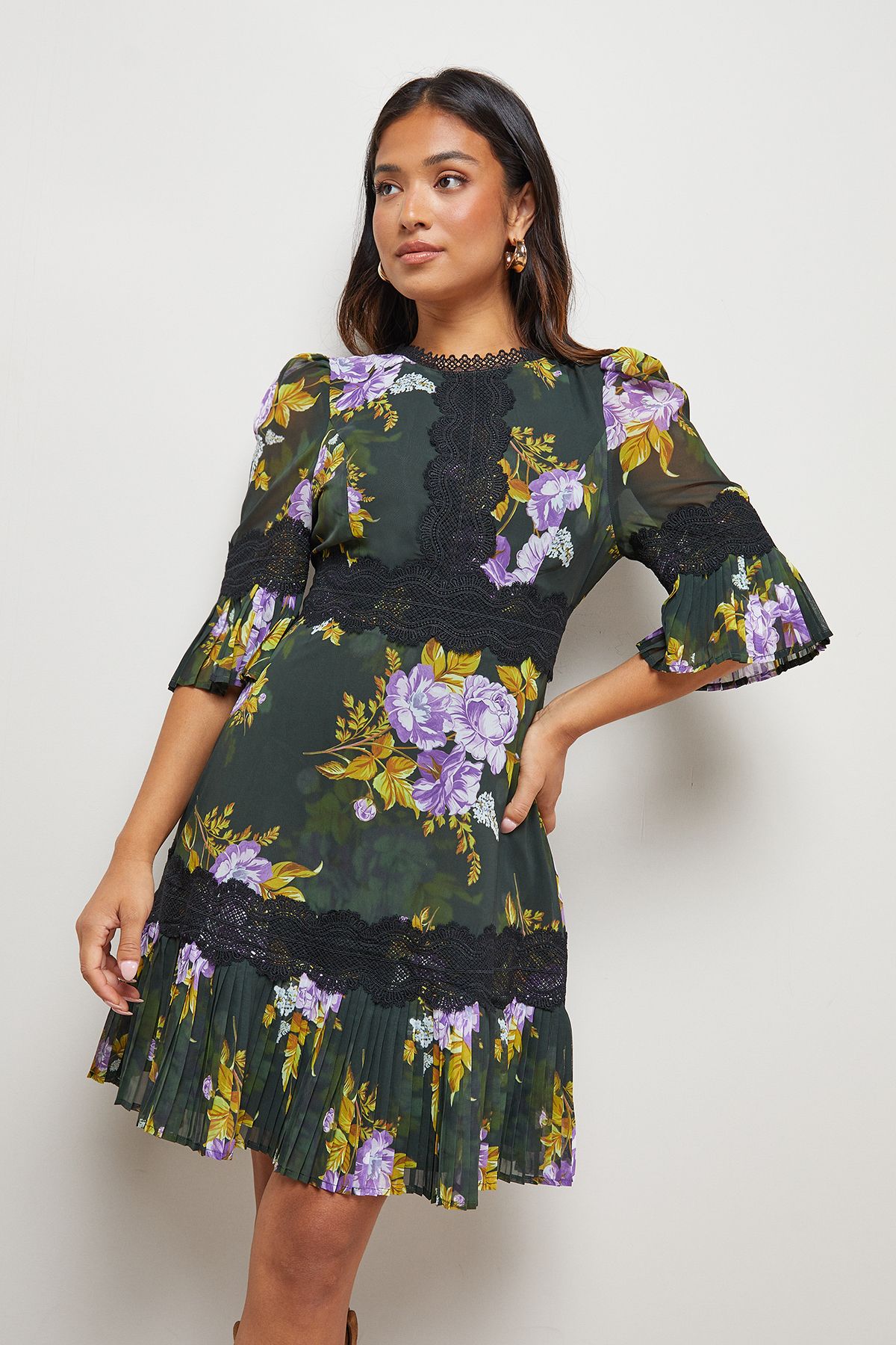 Oasis Petite Printed Lace Trim Pleated Mini Dress Floral image 4