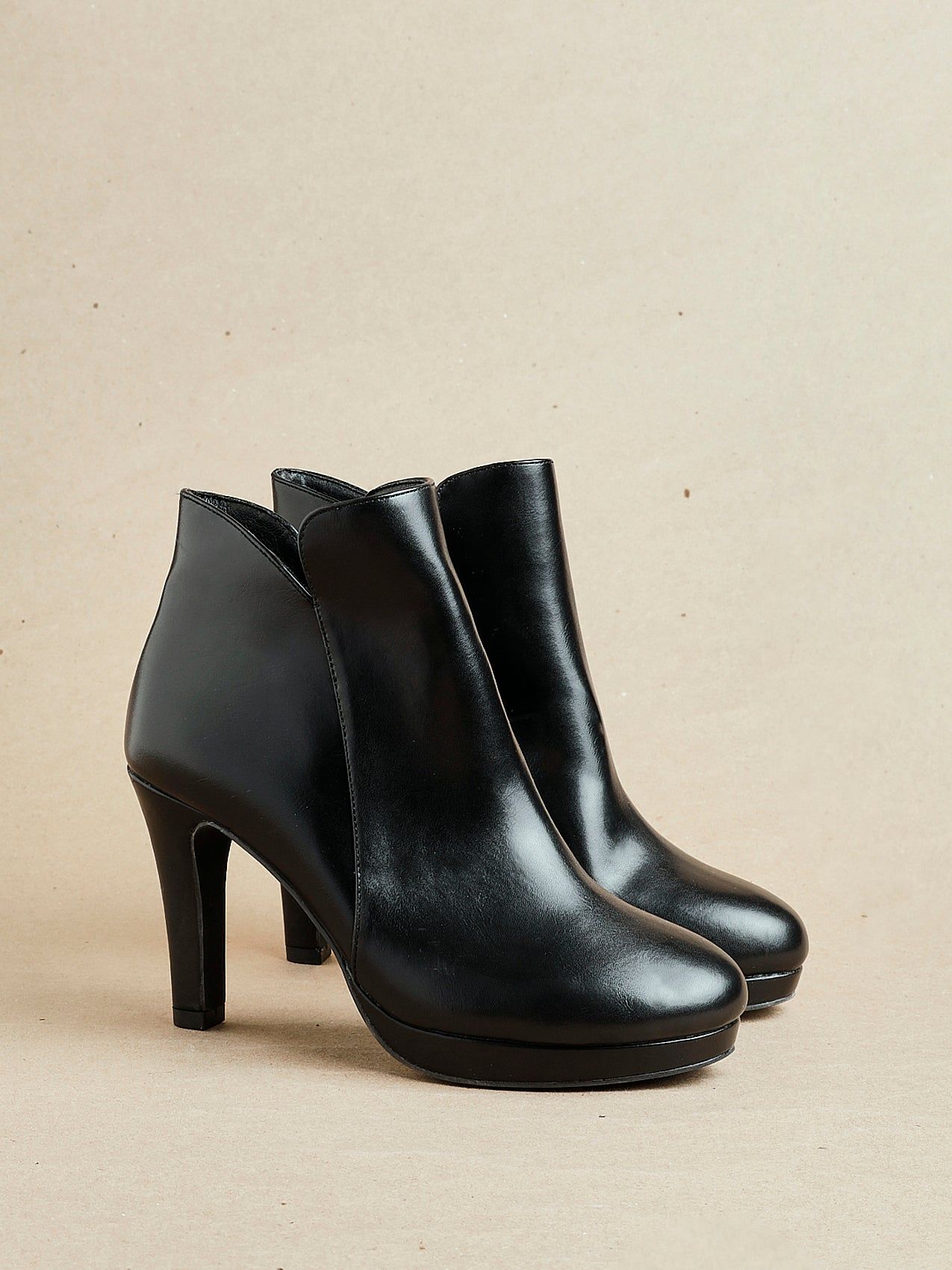 Linzi Layara Black Faux Leather Small Platform Ankle Boot image 2