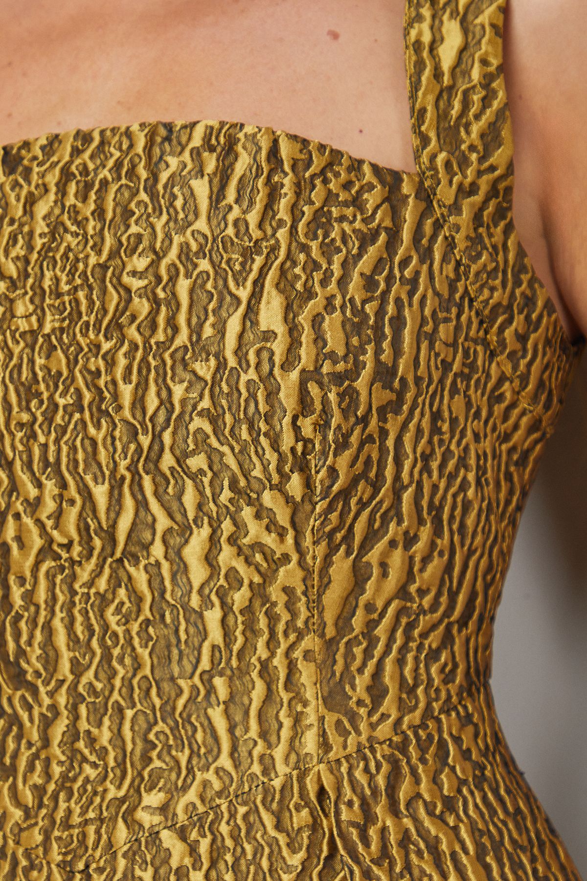 Oasis Crinkle Structured Strappy Mini Dress Gold image 5