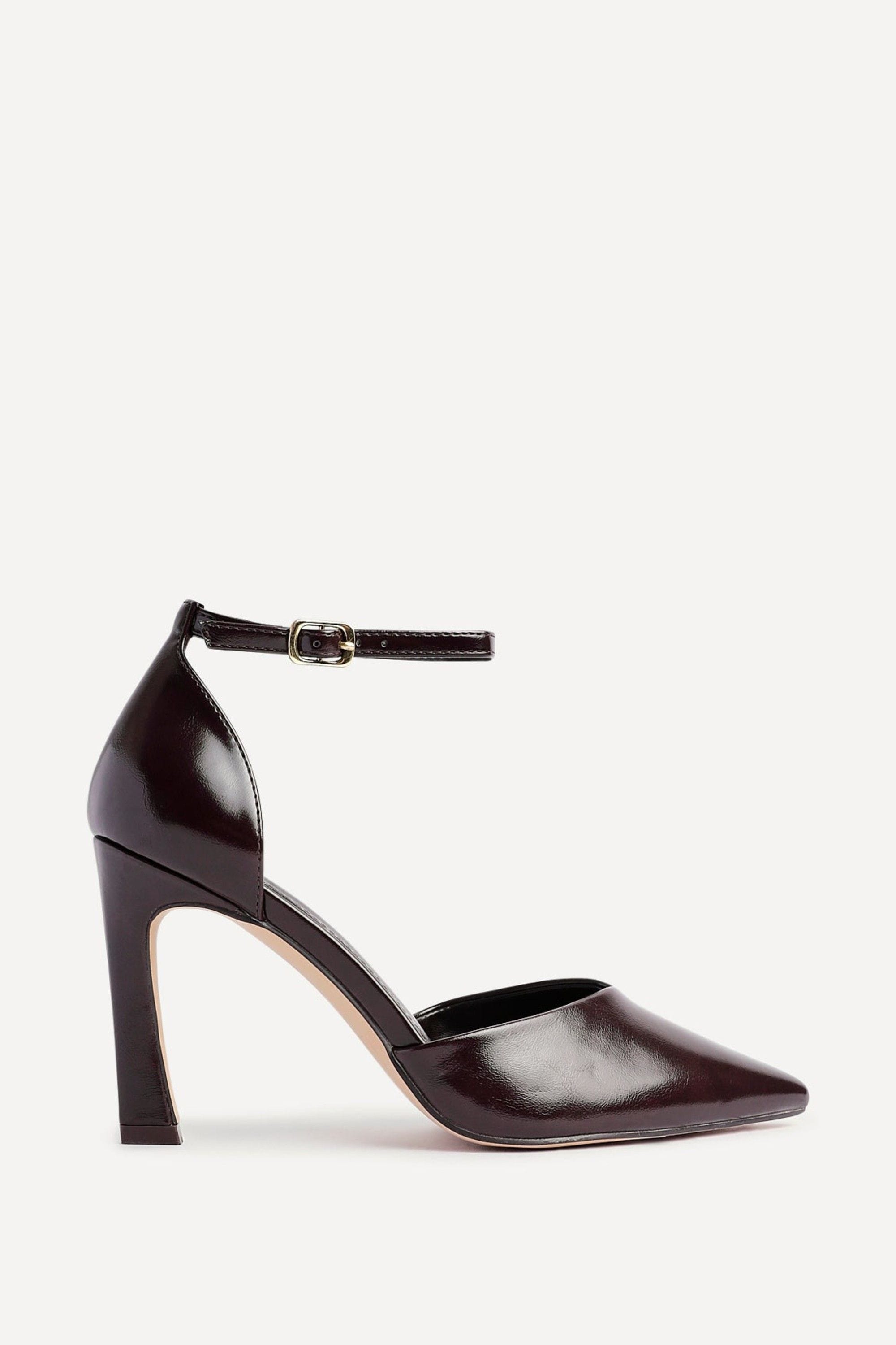 Linzi Moira Brown Faux Leather V Cut Court Heel