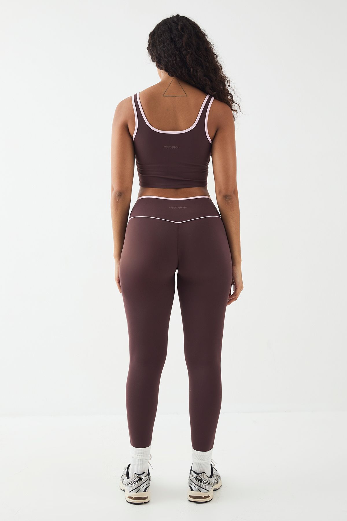 DSGN Studio DSGN Studio Sports Ultra Sculpt Contrast Piping High Waist Legging Chocolate image 2