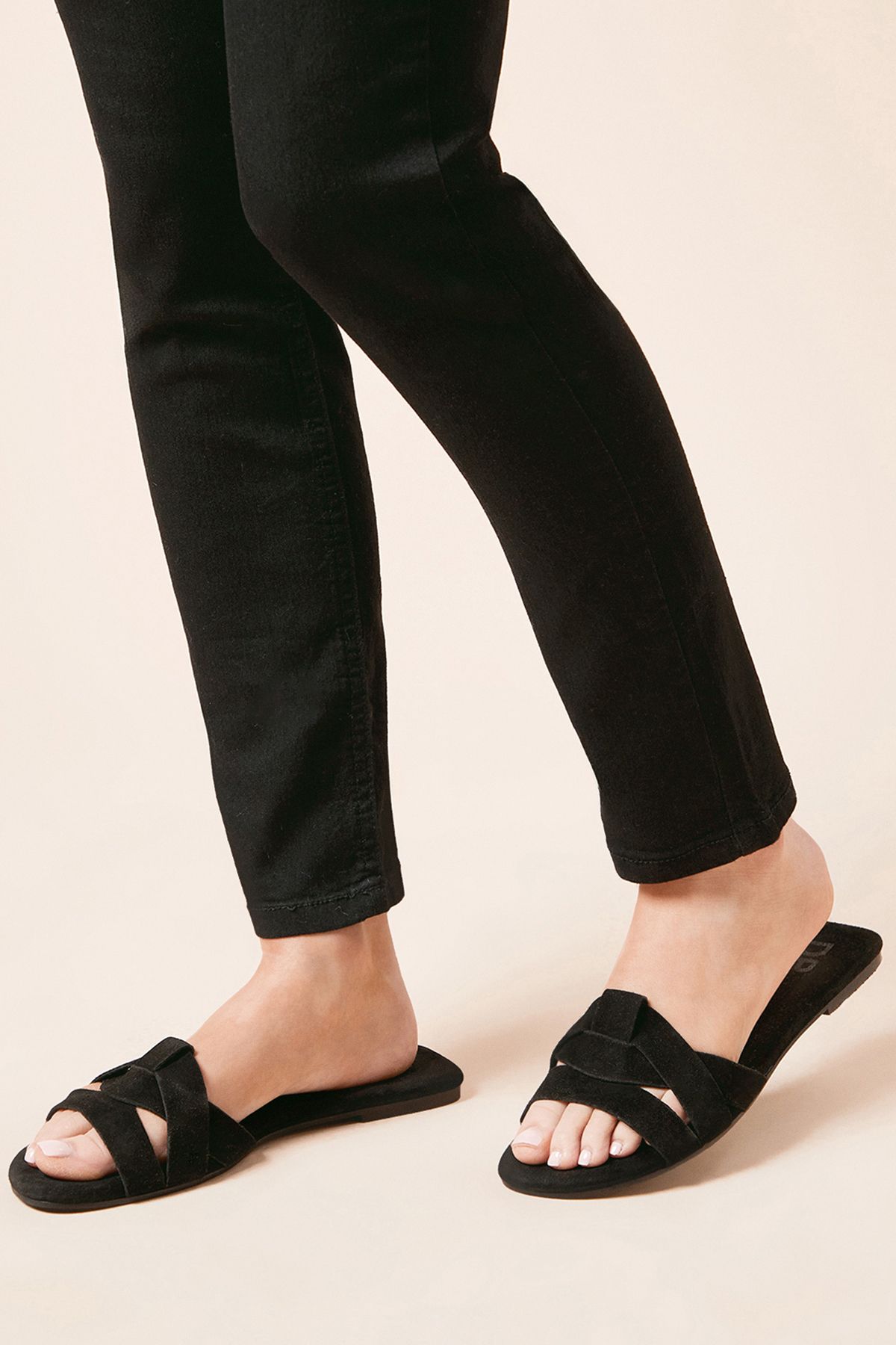 Dorothy Perkins Freesia Suede Twisted Flat Sliders Natural Black