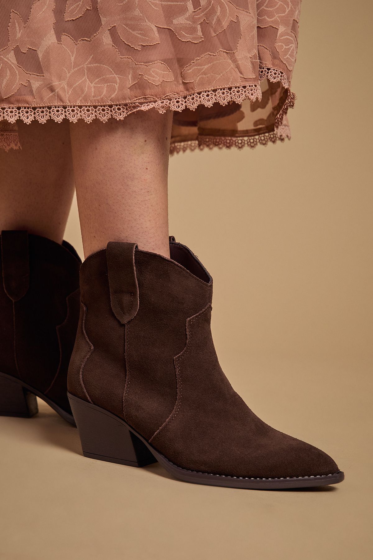 Oasis Amber Real Suede Western Ankle Boots Chocolate image 4