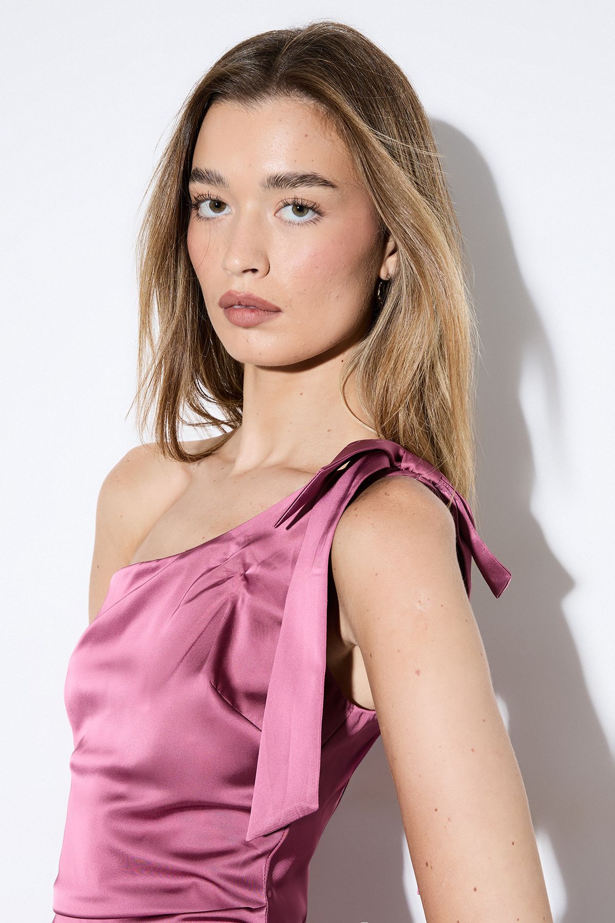 MissPap Asymmetric Shoulder Bow Detail Bridesmaid Dress Berry image 4