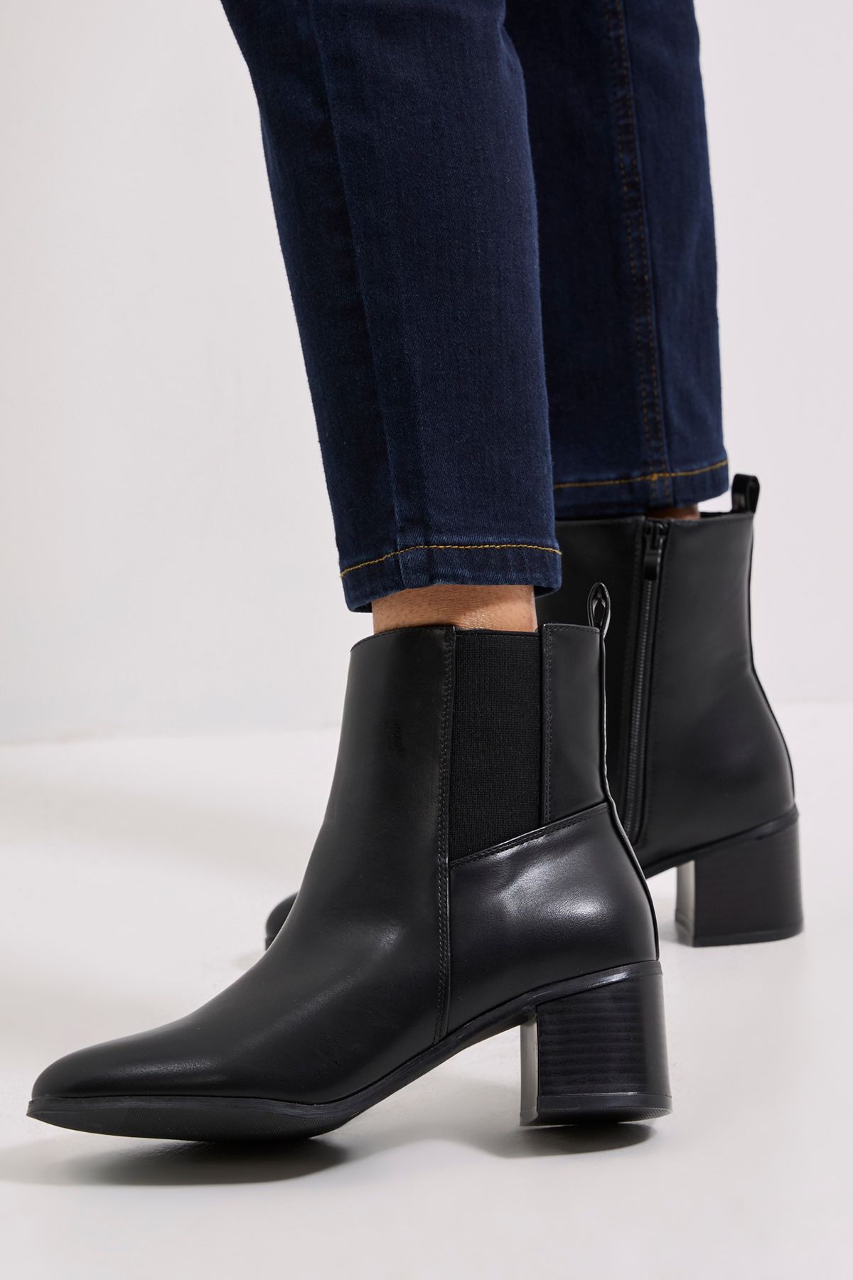 Dorothy Perkins Maias Block Heel Chelsea Boots Black image 2