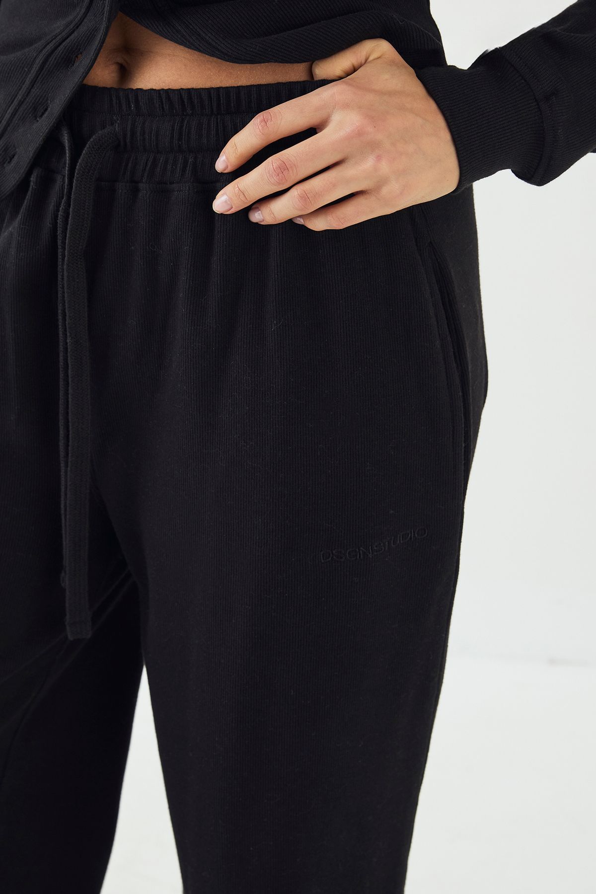 DSGN Studio DSGN Studio Heavy Rib Straight Leg Jogger Black image 4
