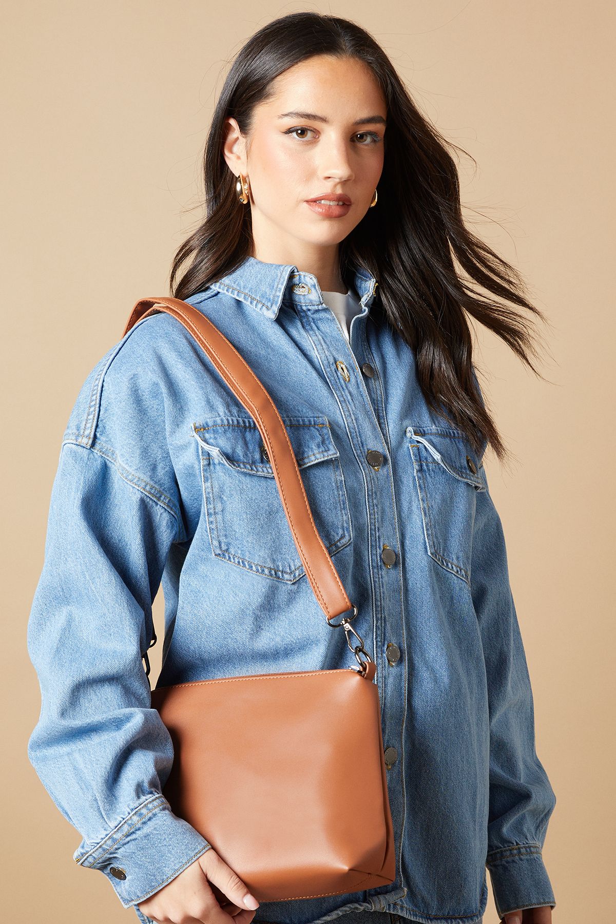 Oasis Jenna Faux Leather Slouch Bag With Pouch And Coin Purse Tan image 2