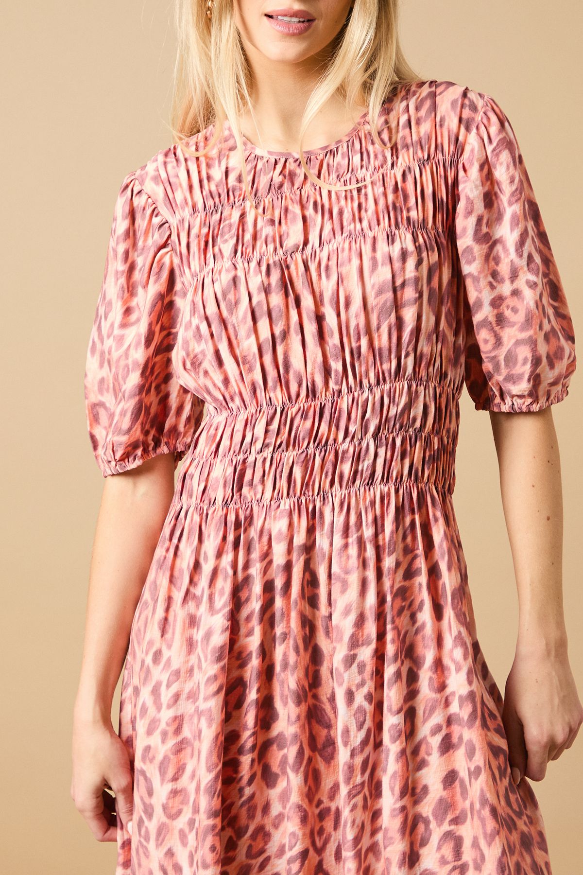 Oasis Printed Shirred Bodice Puff Sleeve Midi Dress Leopard image 5