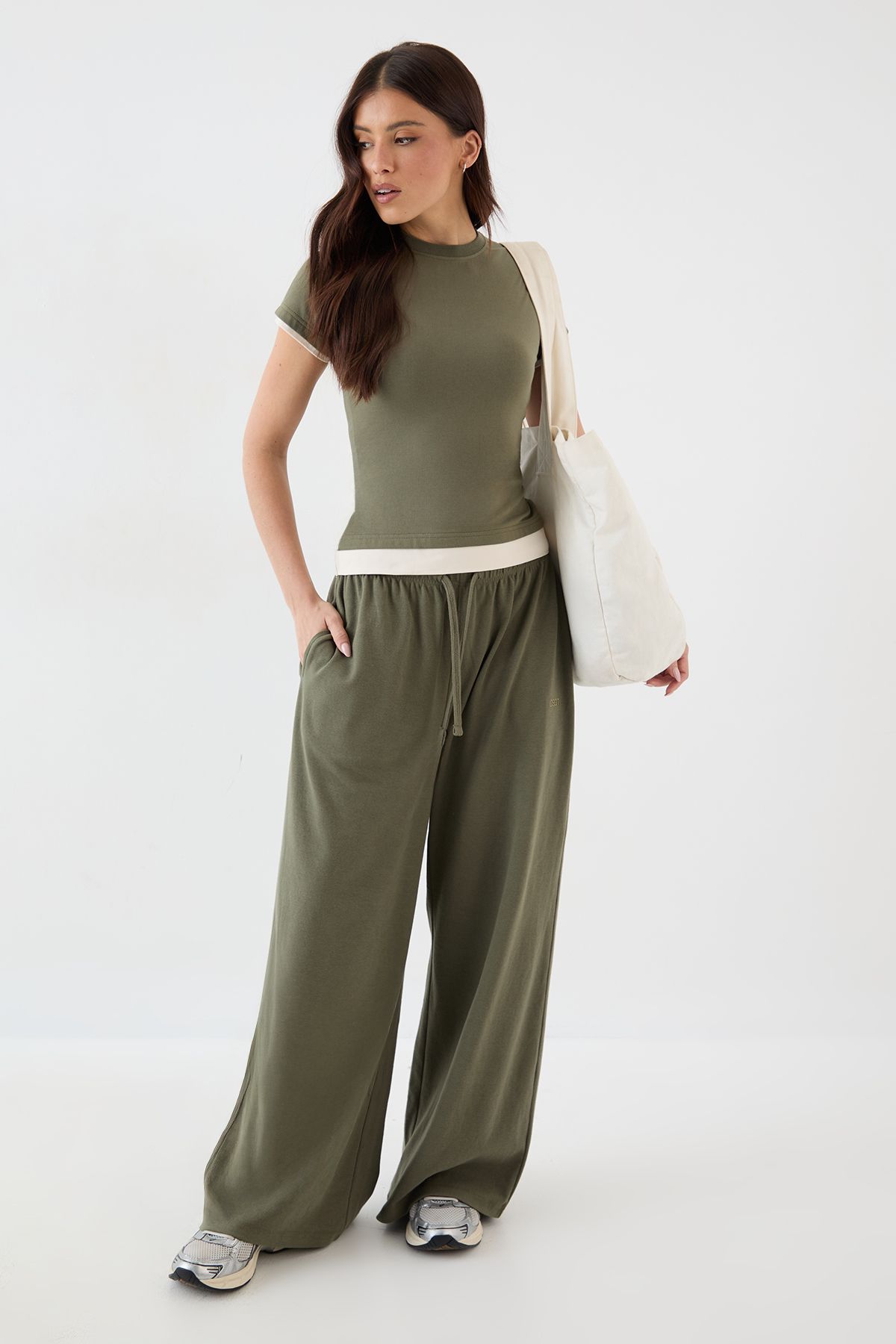 DSGN Studio DSGN Studio Contrast Short Sleeve Top Olive image 3