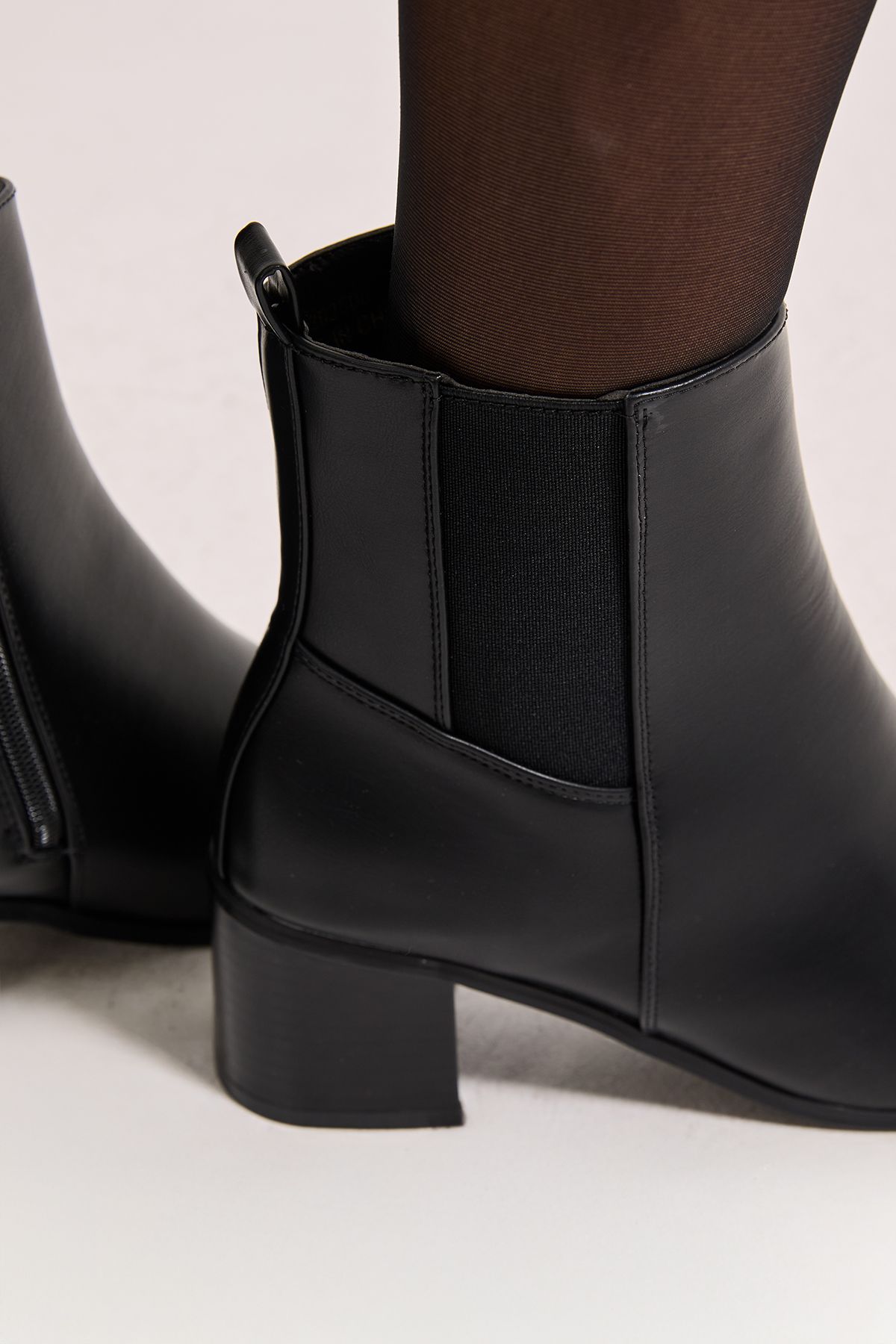 Dorothy Perkins Wide Fit Maias Block Heel Chelsea Boots Black image 4