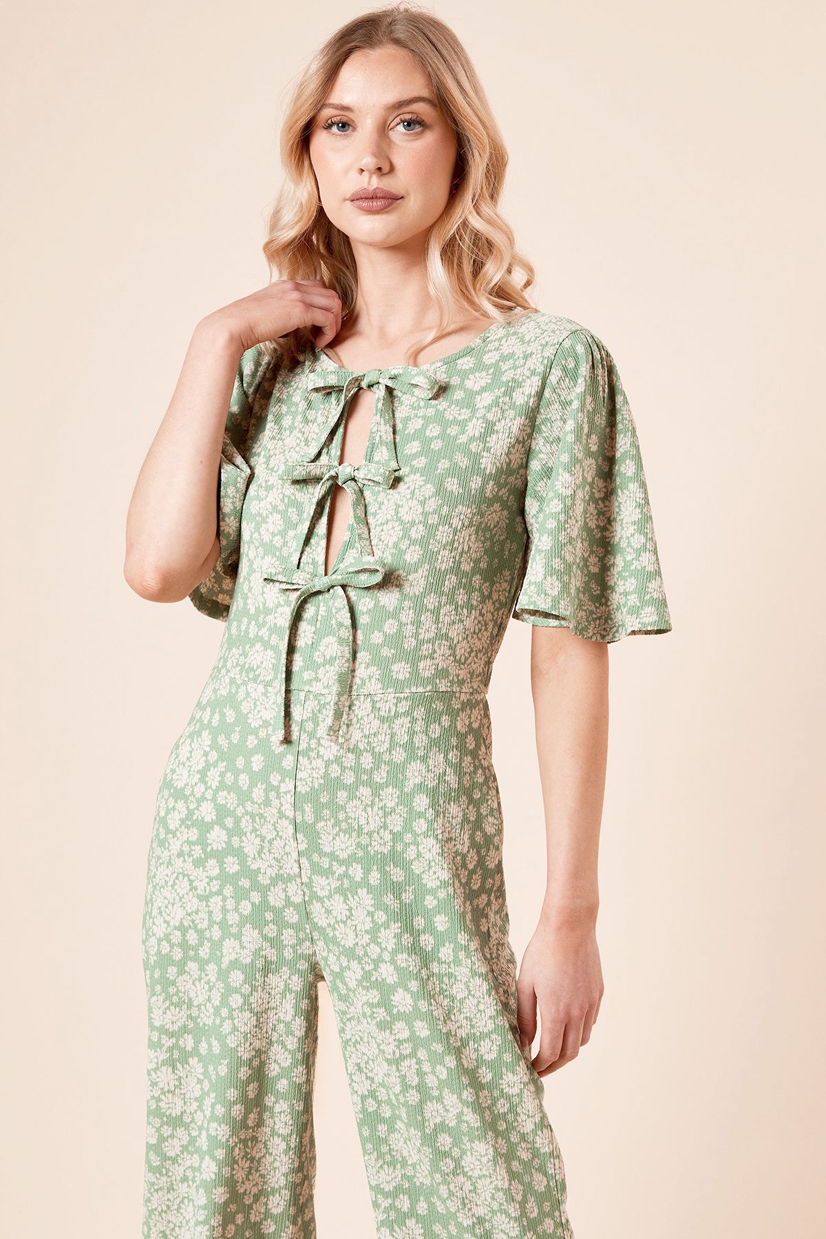 Dorothy Perkins Green Ditsy Bow Tie Front Angel Sleeve Jersey Jumpsuit Green image 2