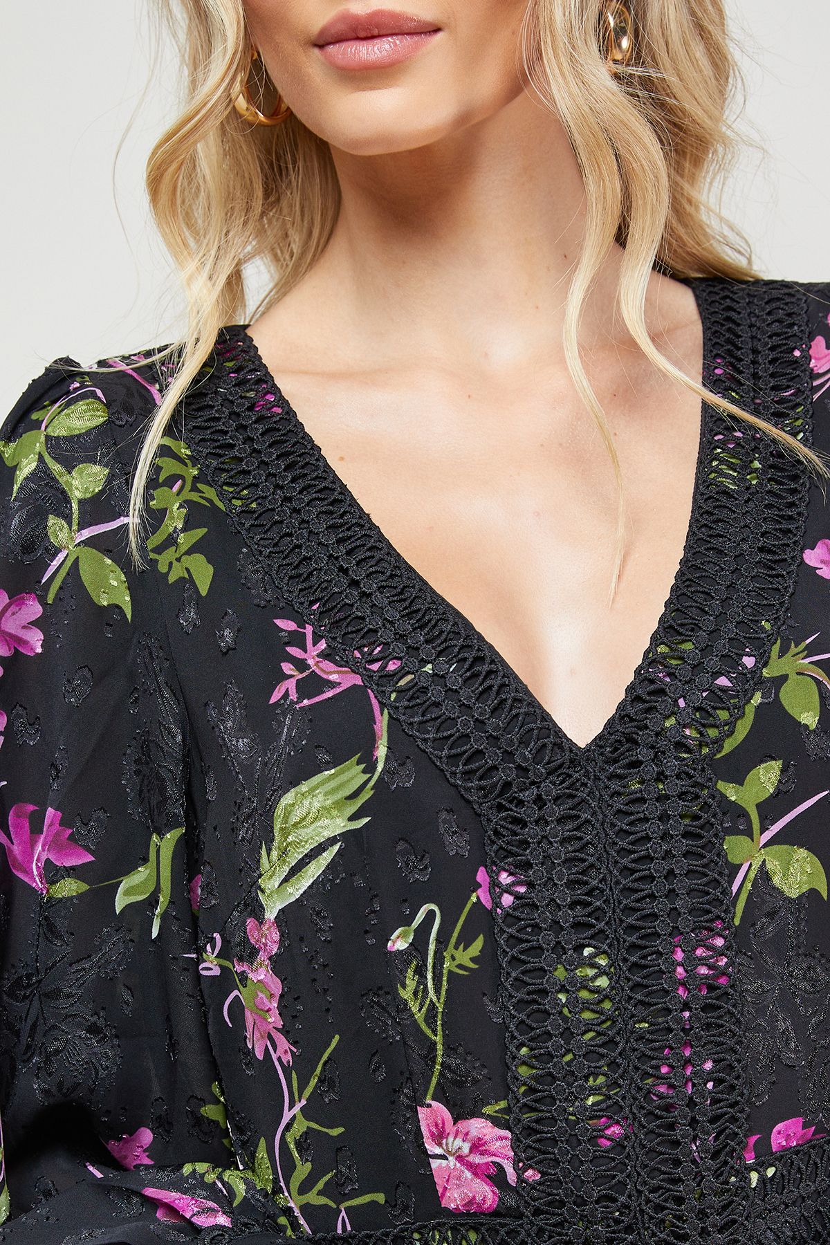 Oasis Printed Lace Trim Detail High Low Hem Midi Dress Black image 4