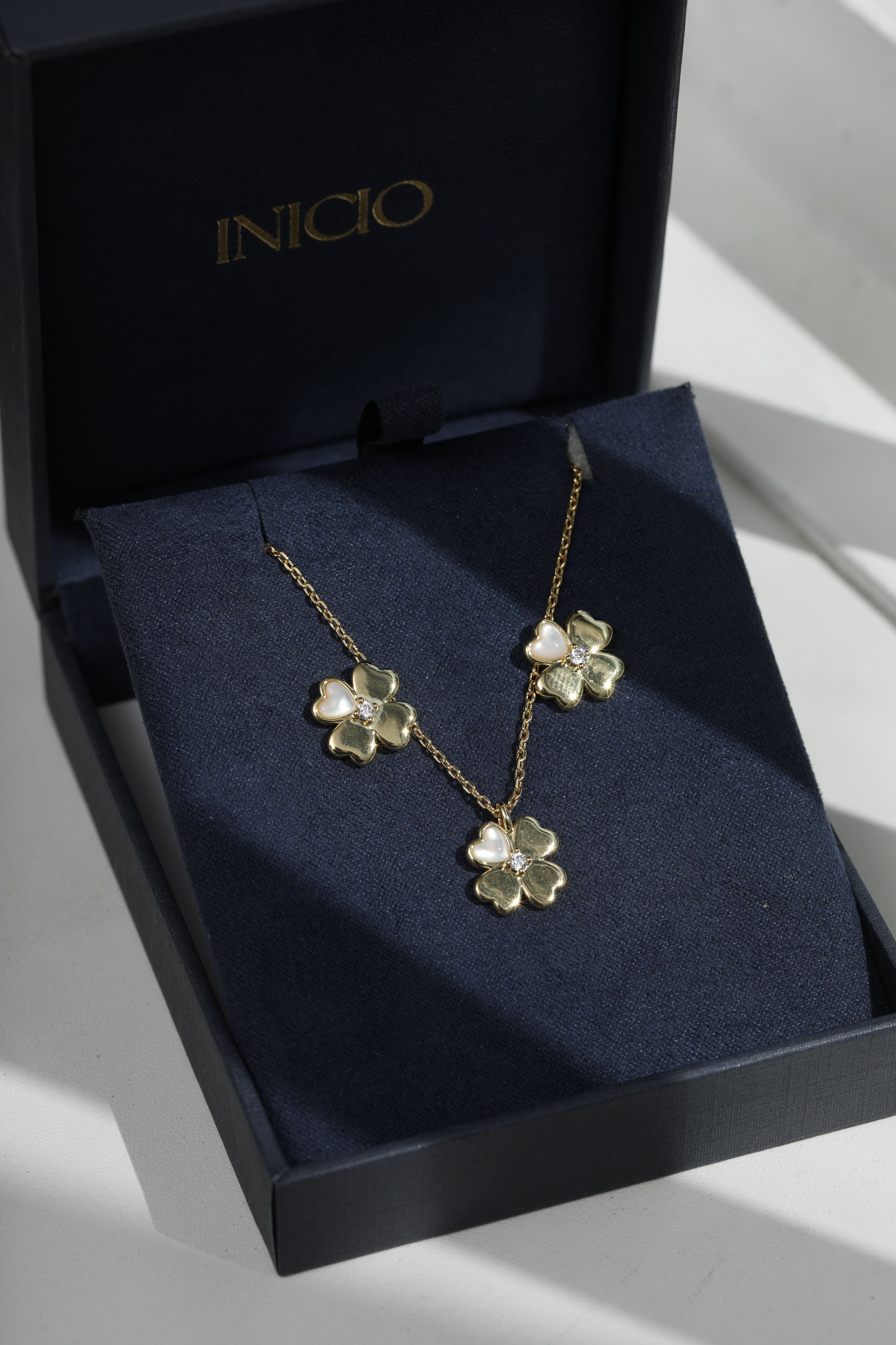 Inicio 14K Gold Plated and Cubic Zirconia Clover Set - Gift Box image 4