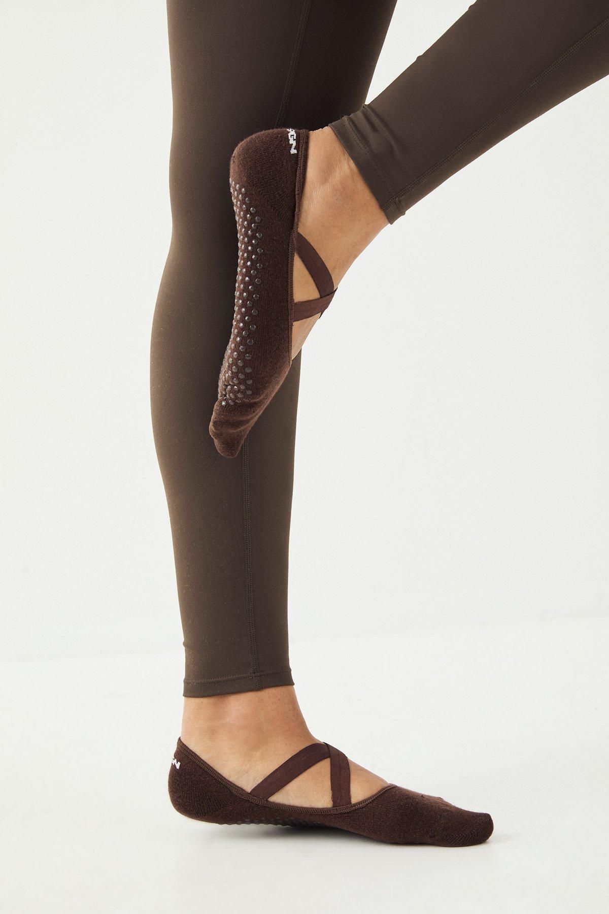 DSGN Studio DSGN Studio Pilates Yoga Grip Socks Espresso image 2
