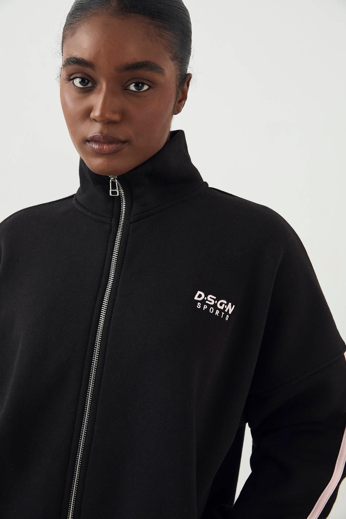 DSGN Studio DSGN Studio Sport Colour Block Funnel Neck Zip Through Sweatshirt Black image 4