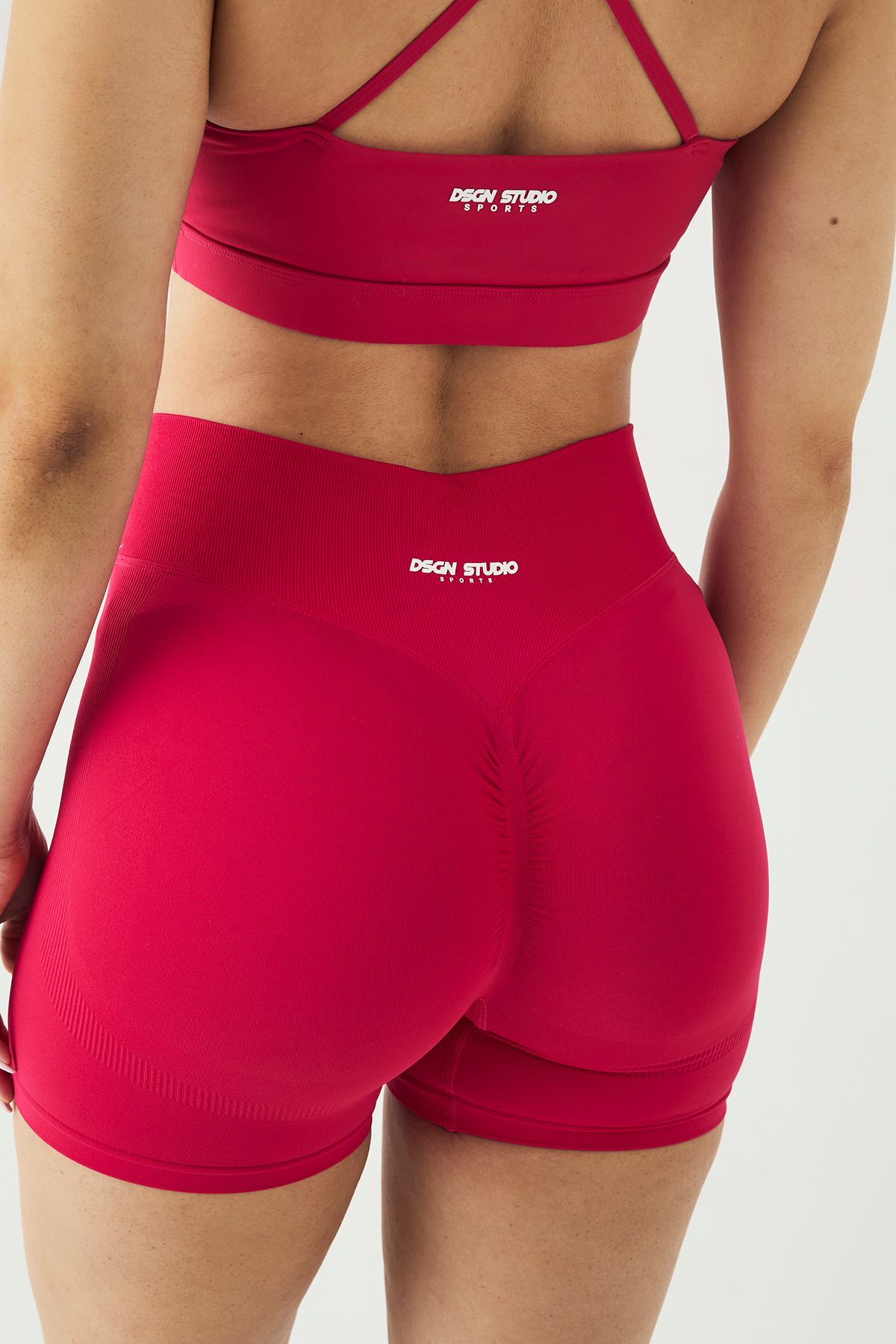 DSGN Studio DSGN Studio Sport Ultra Contour Bum Scrunch Seamless Short Raspberry image 4
